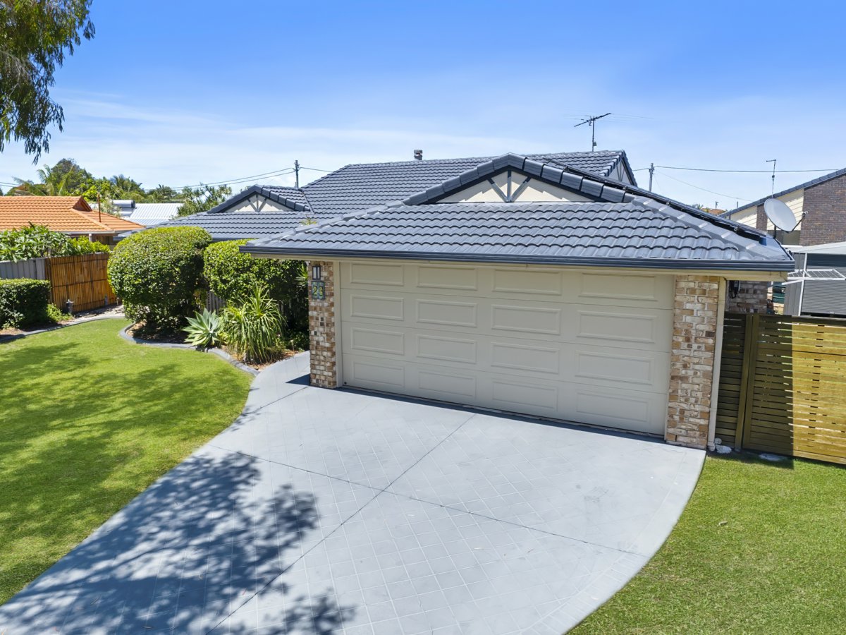 23 CAPSTAN COURT, Banksia Beach QLD 4507 - Image 1