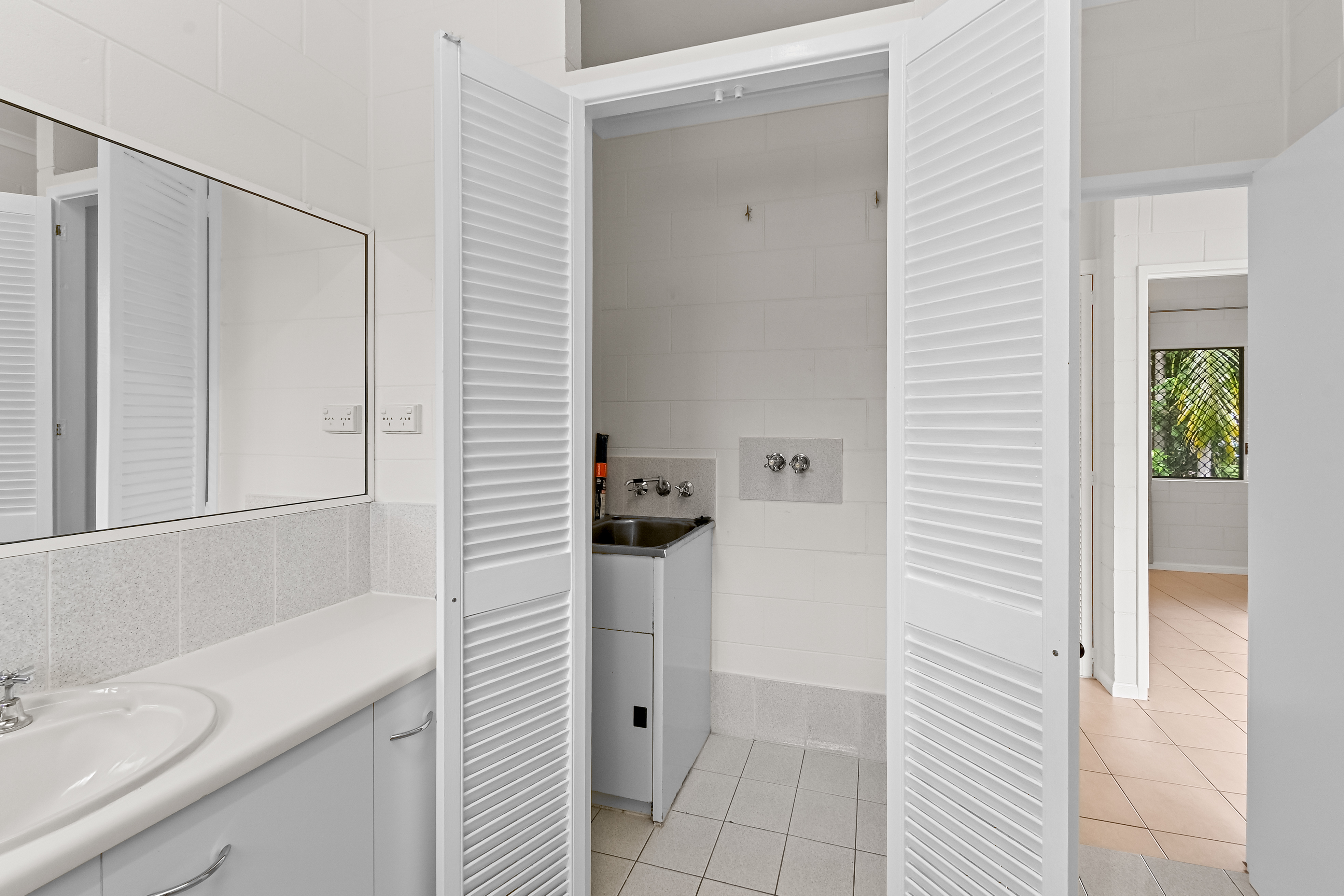 6/8-14 Rose Street, Westcourt, QLD 4870 - Image 9