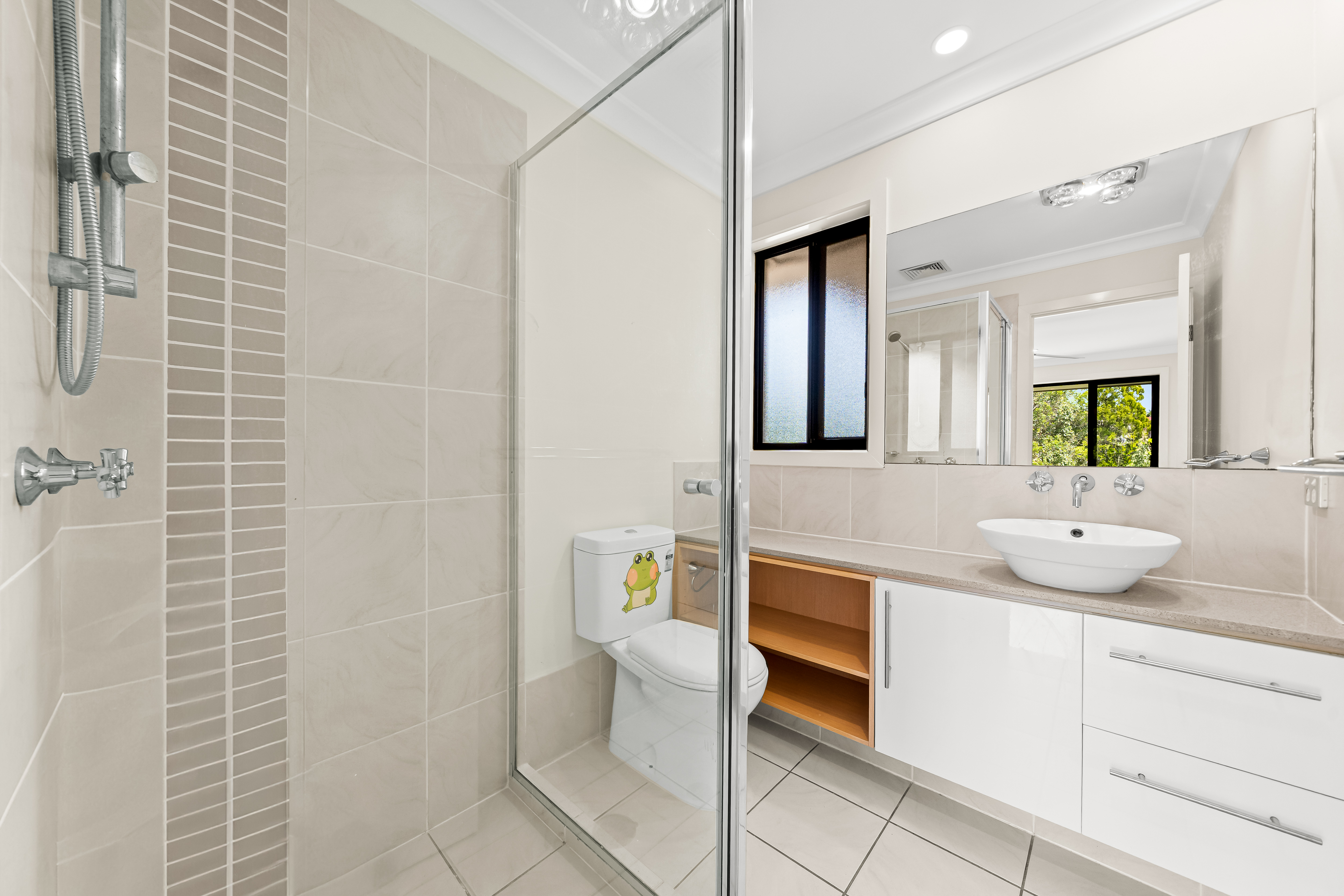 5-bedroom house at 129 Didbrook Street, Robertson, QLD 4109, Brisbane, Queensland