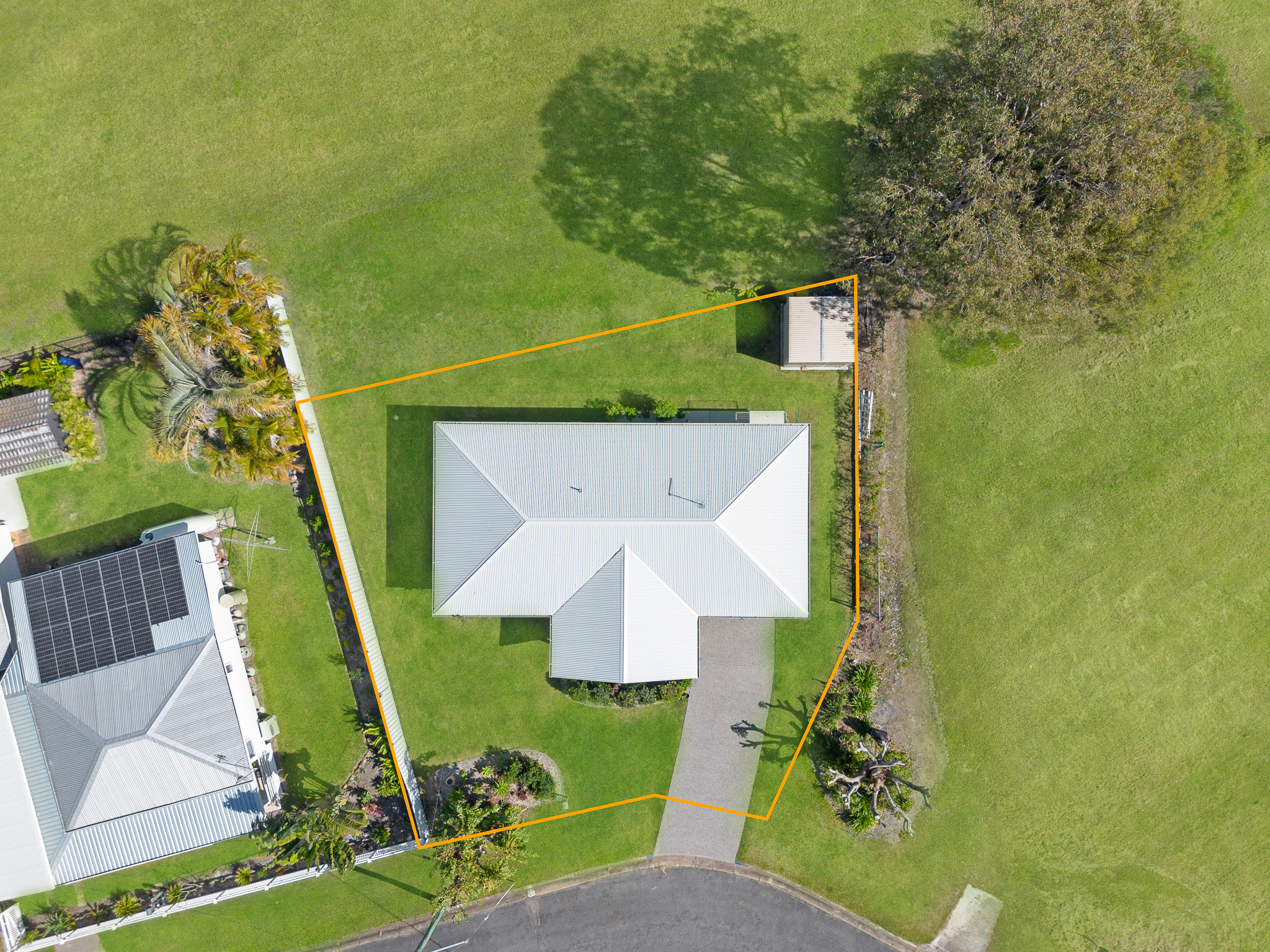 9 Crescent Street, Urangan, Qld, 4655 - Image 2