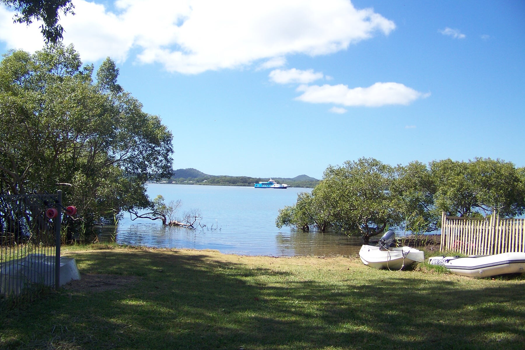 1-bedroom unit at 29 Pine Avenue, Lamb Island, QLD 4184, Redland, Queensland