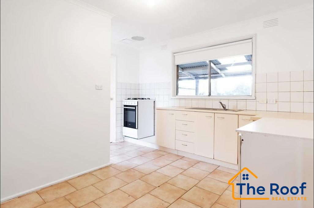 9 STURT ROAD, Melton South VIC 3338 - Image 3