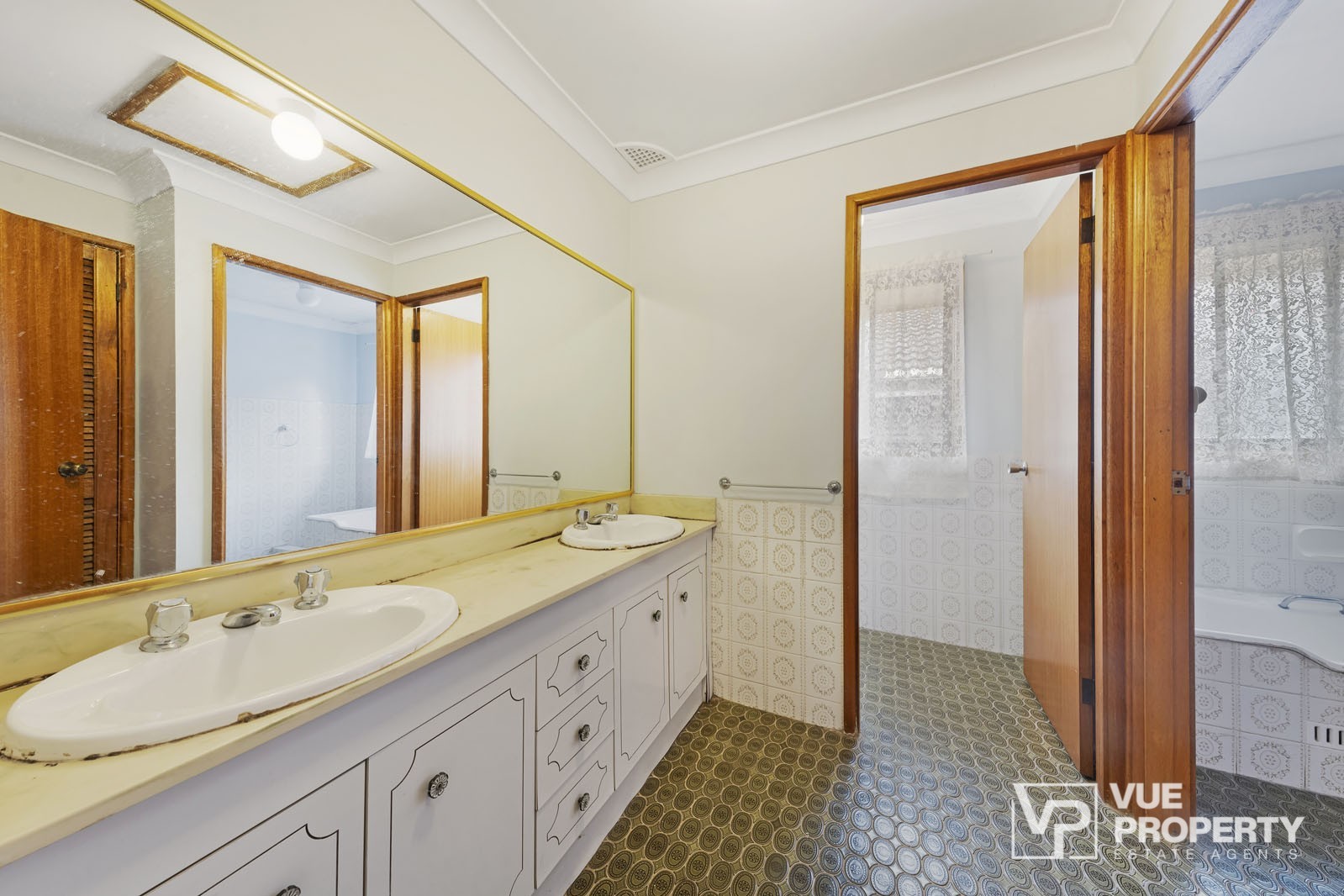 7-bedroom house at 14 WILGA PLACE, Marsfield NSW 2122, Ryde, New South Wales