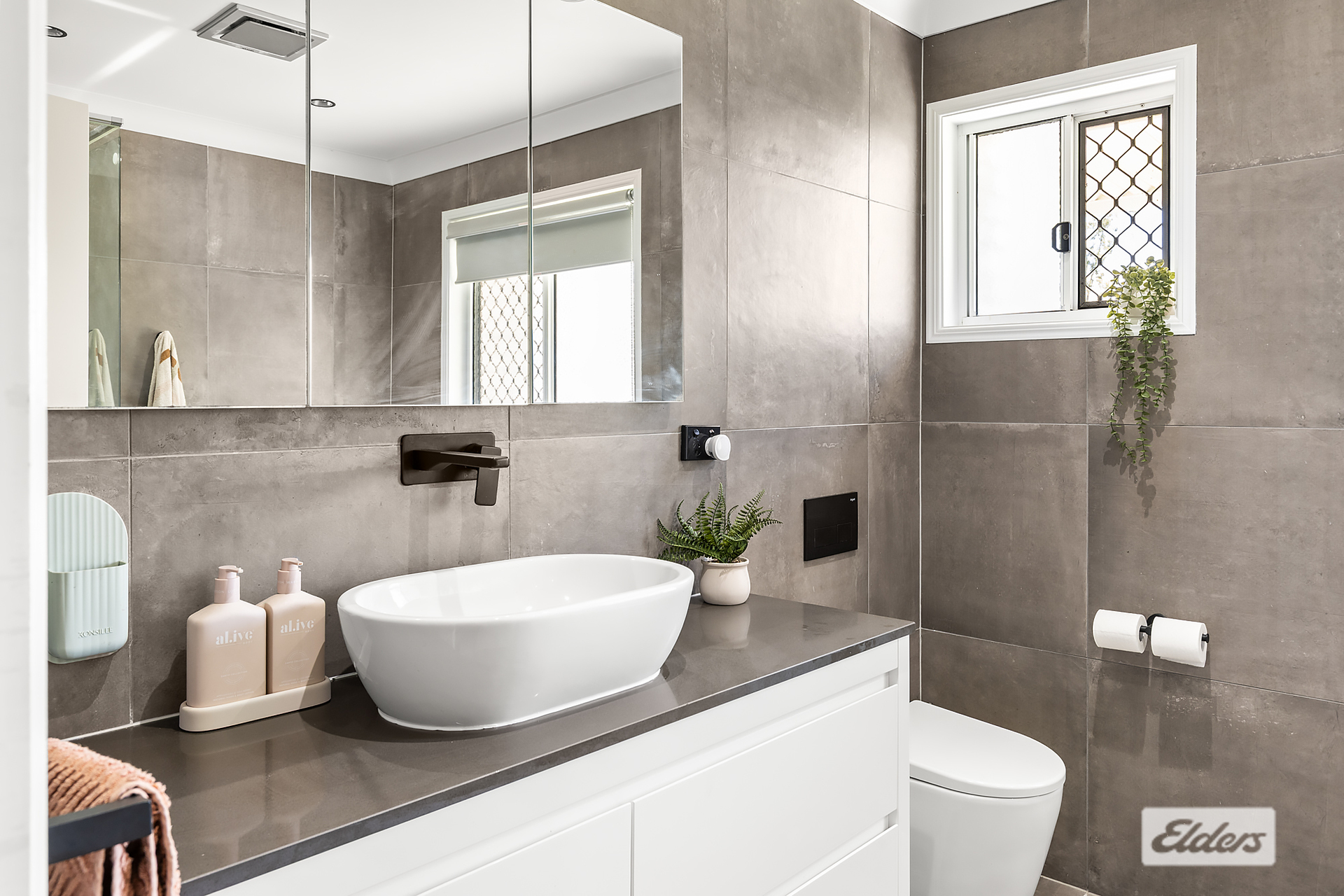 31 Batehaven Street, Loganholme, QLD 4129 - Image 3