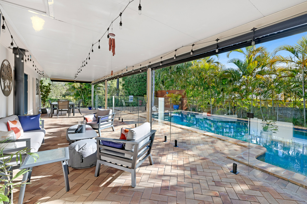 8 HUXLEY COURT, Pacific Pines QLD 4211 - Image 3