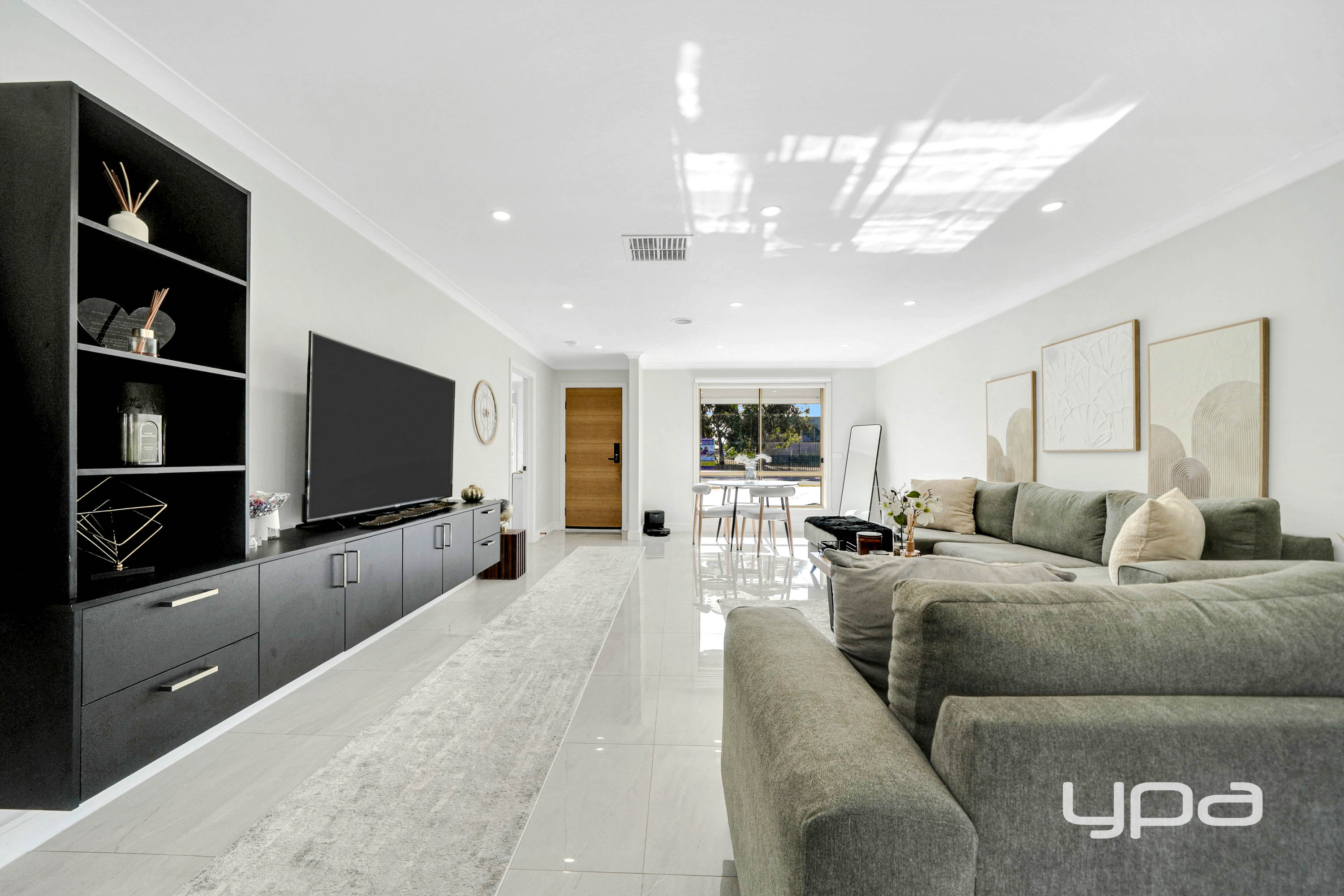 3-bedroom house at 34 LOCKWOOD DRIVE, Roxburgh Park VIC 3064, Hume, Victoria