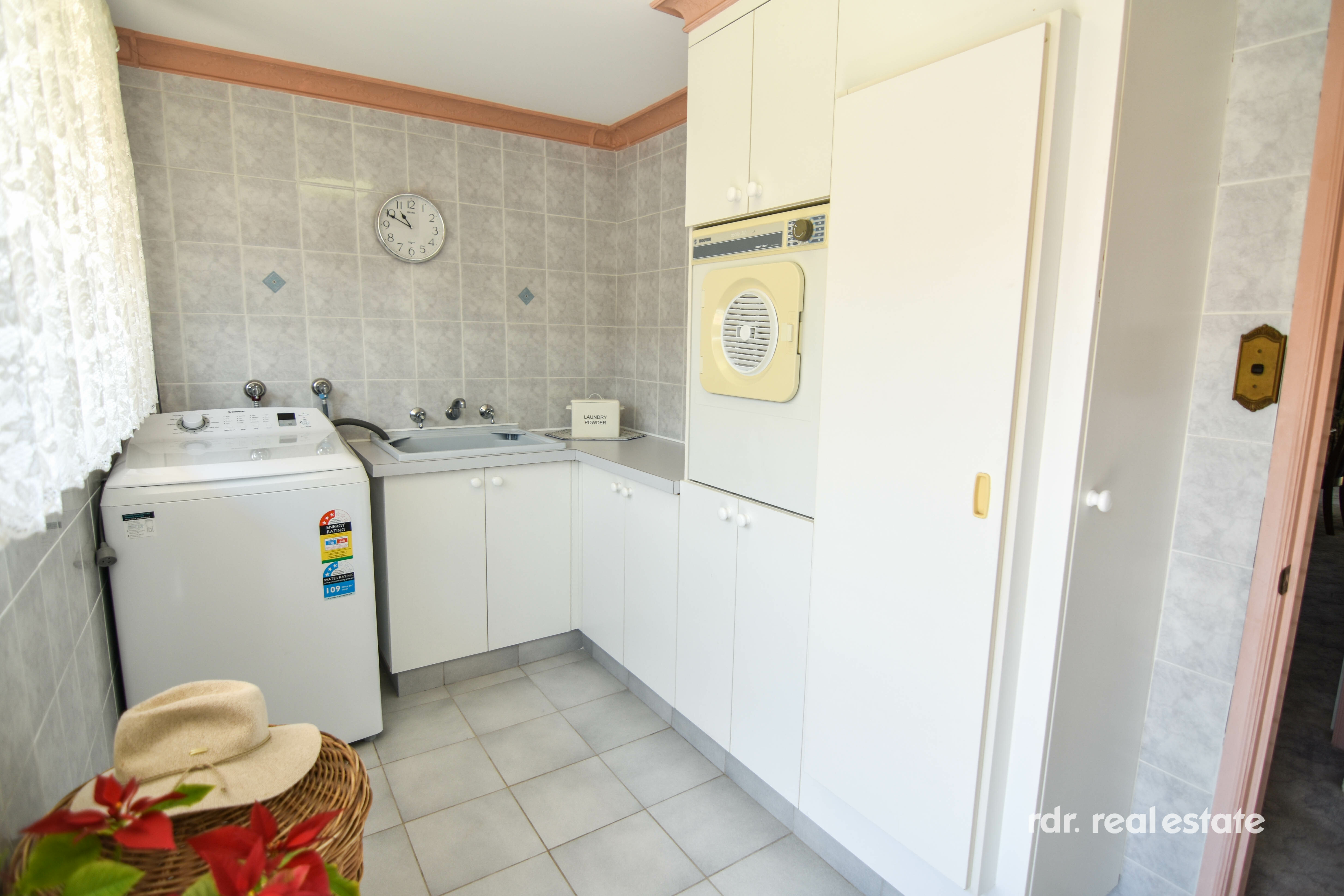 77 Gordon Street, Inverell, NSW 2360 - Image 2