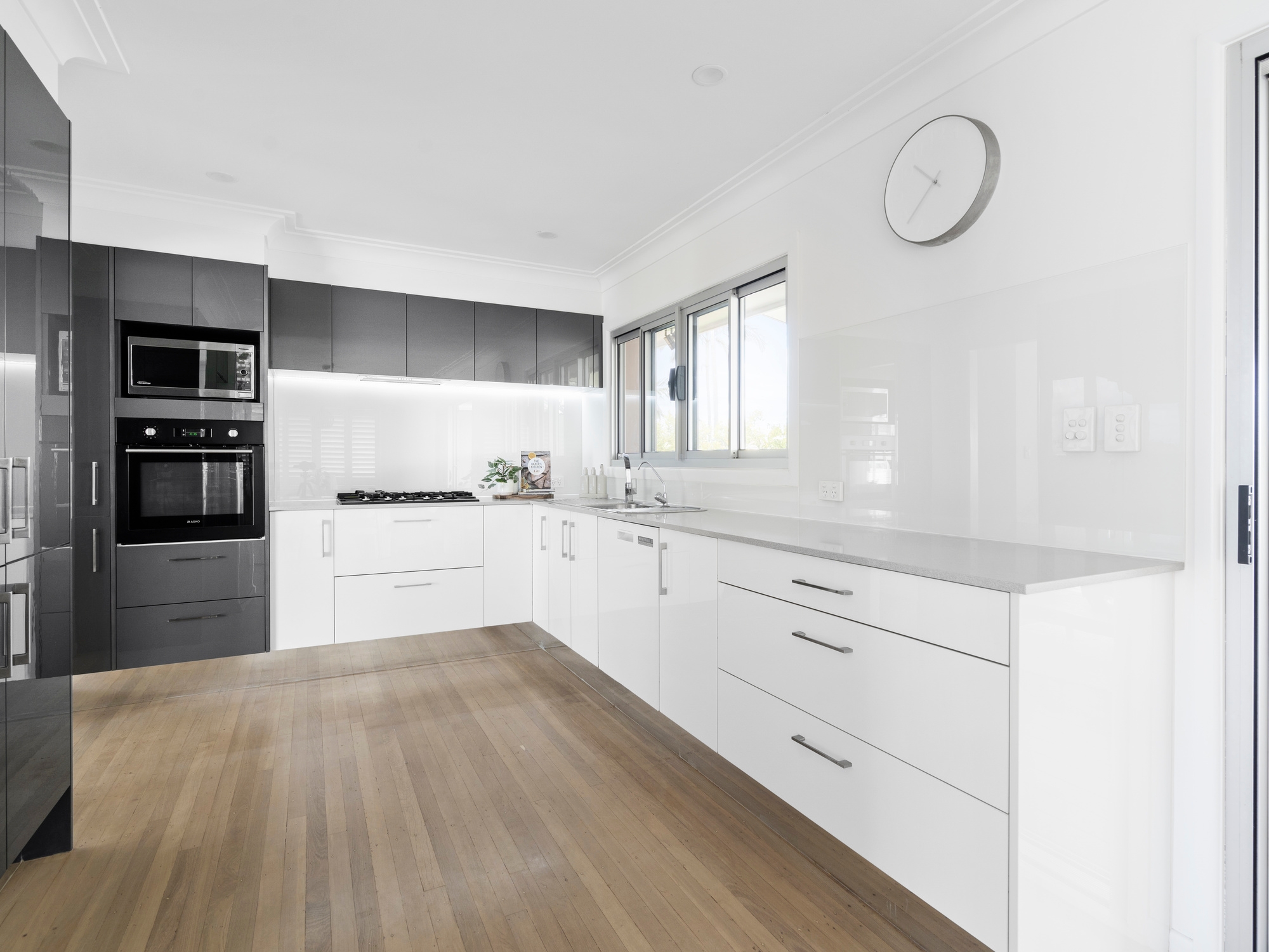 15 Mourilyan Street, Mansfield, QLD 4122 - Image 8