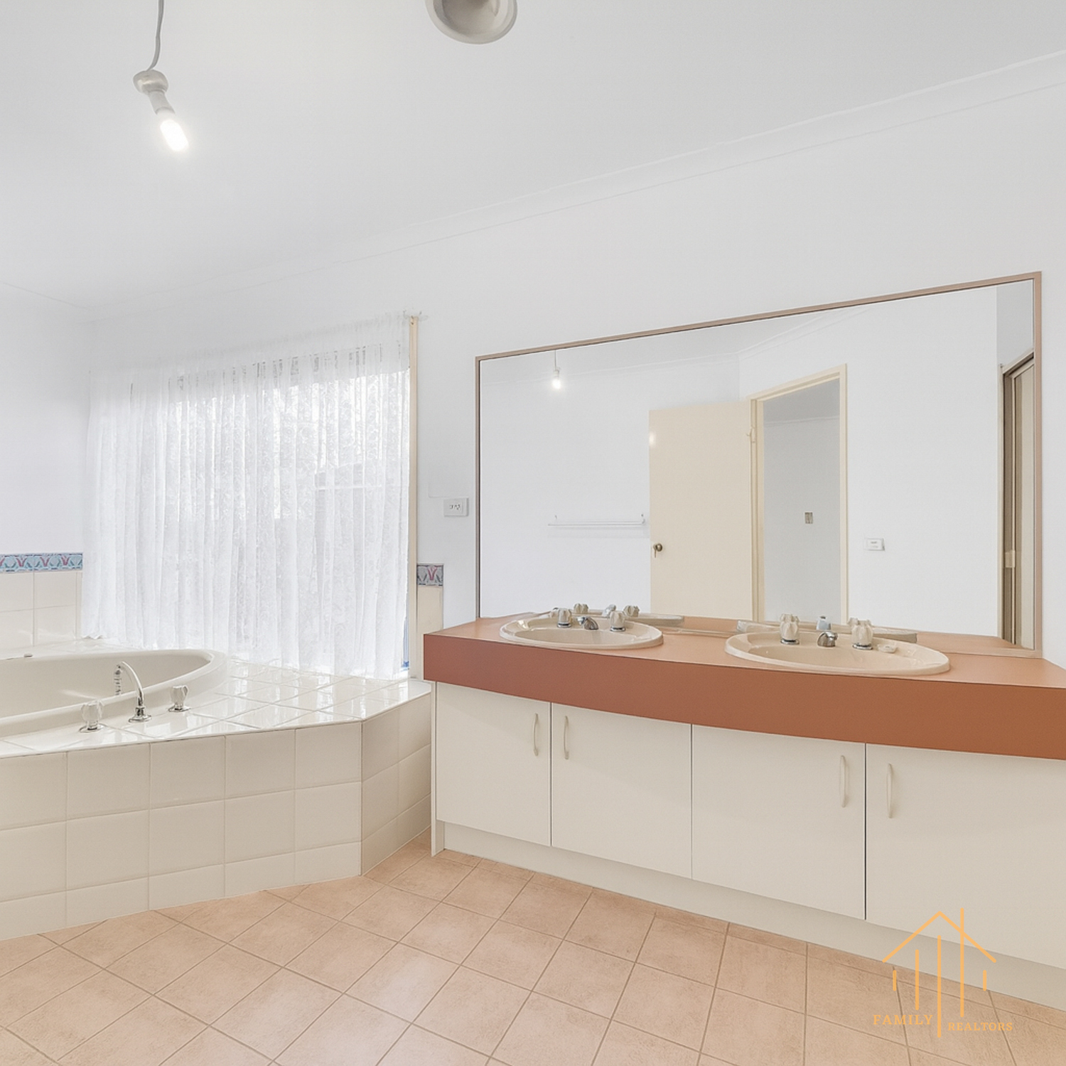 11 FLYNN COURT, Narre Warren South VIC 3805 - Image 4