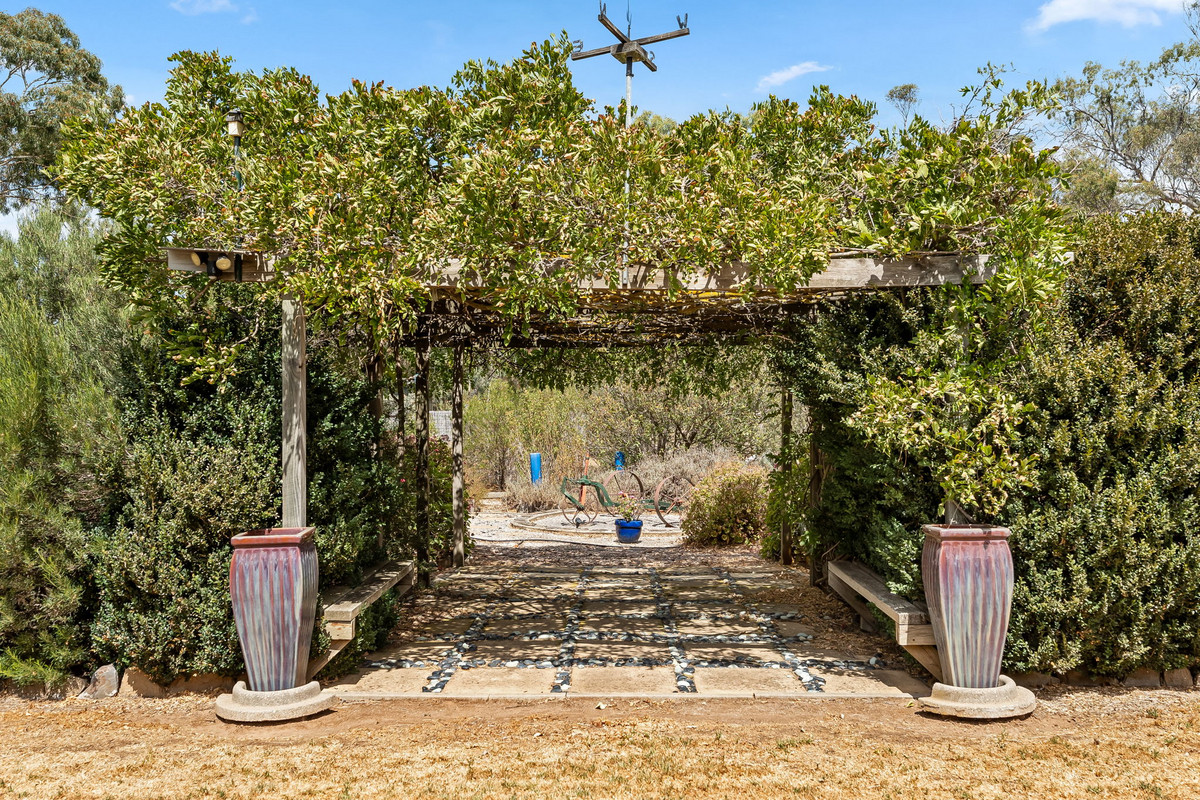 4-bedroom house at 6 Burnside Road, Strathalbyn, SA 5255, Alexandrina, South Australia
