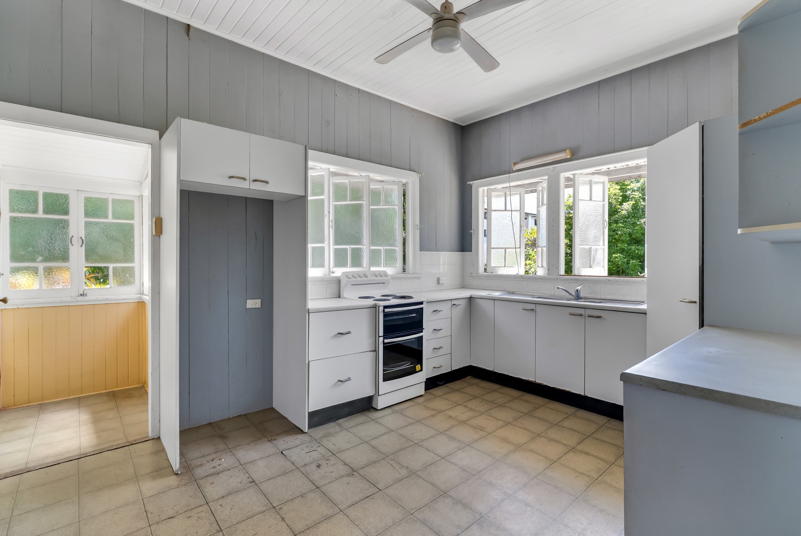 8-16 Short Street, Cairns North, Qld, 4870 - Image 10