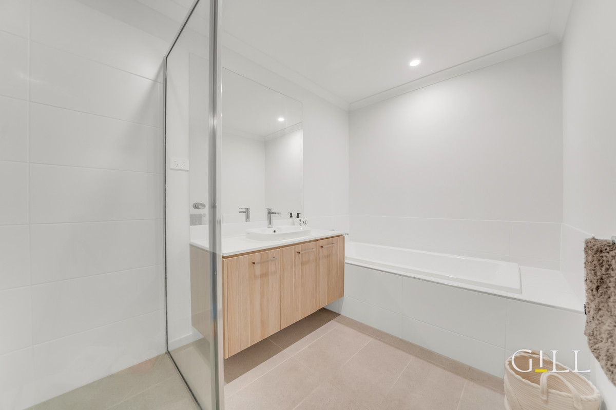 4-bedroom unit at 35 KINROSS PARADE, Clyde North VIC 3978, Casey, Victoria