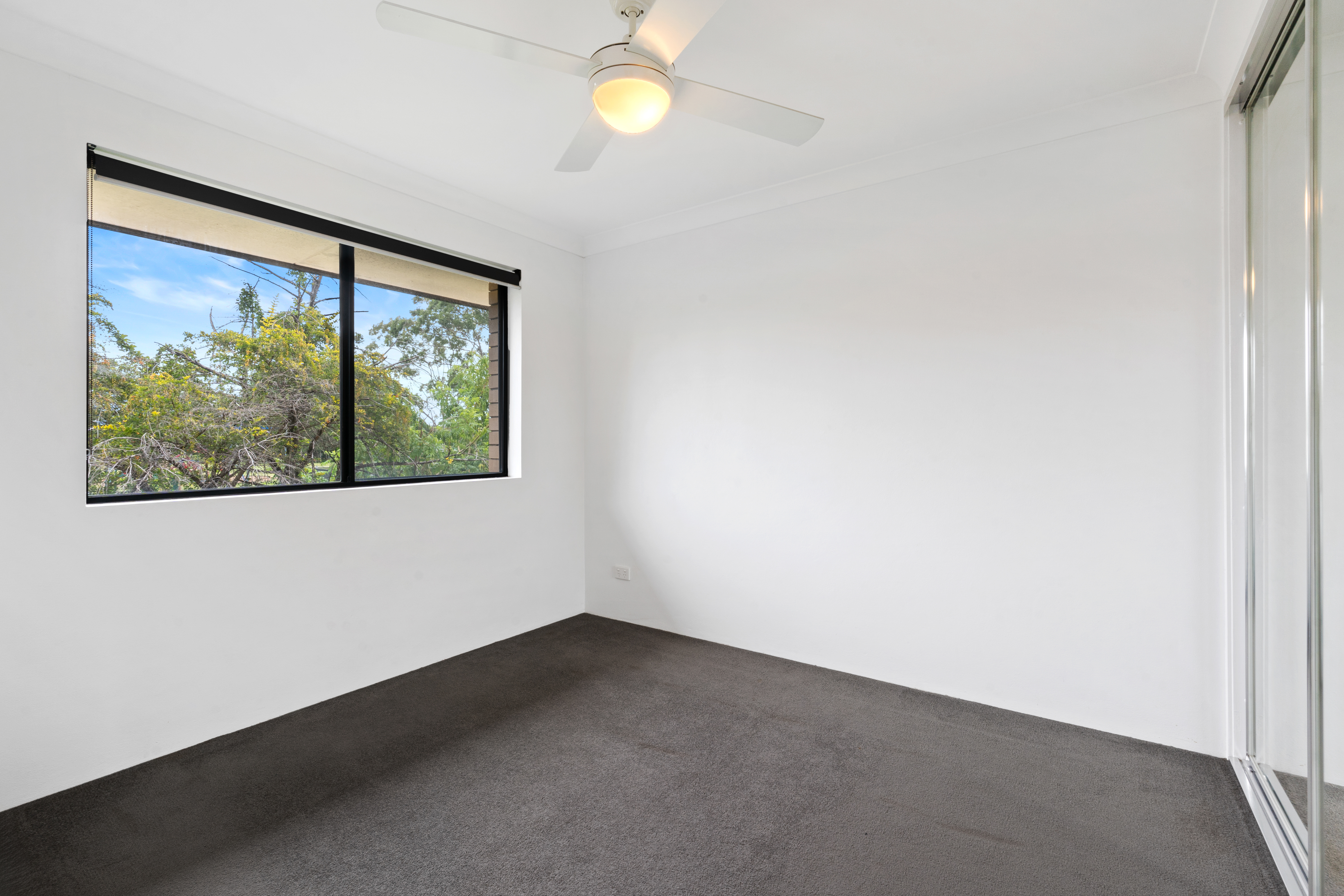 2-bedroom unit at 4 40 OCEANIC DRIVE, MERMAID WATERS QLD 4218, Gold Coast, Queensland