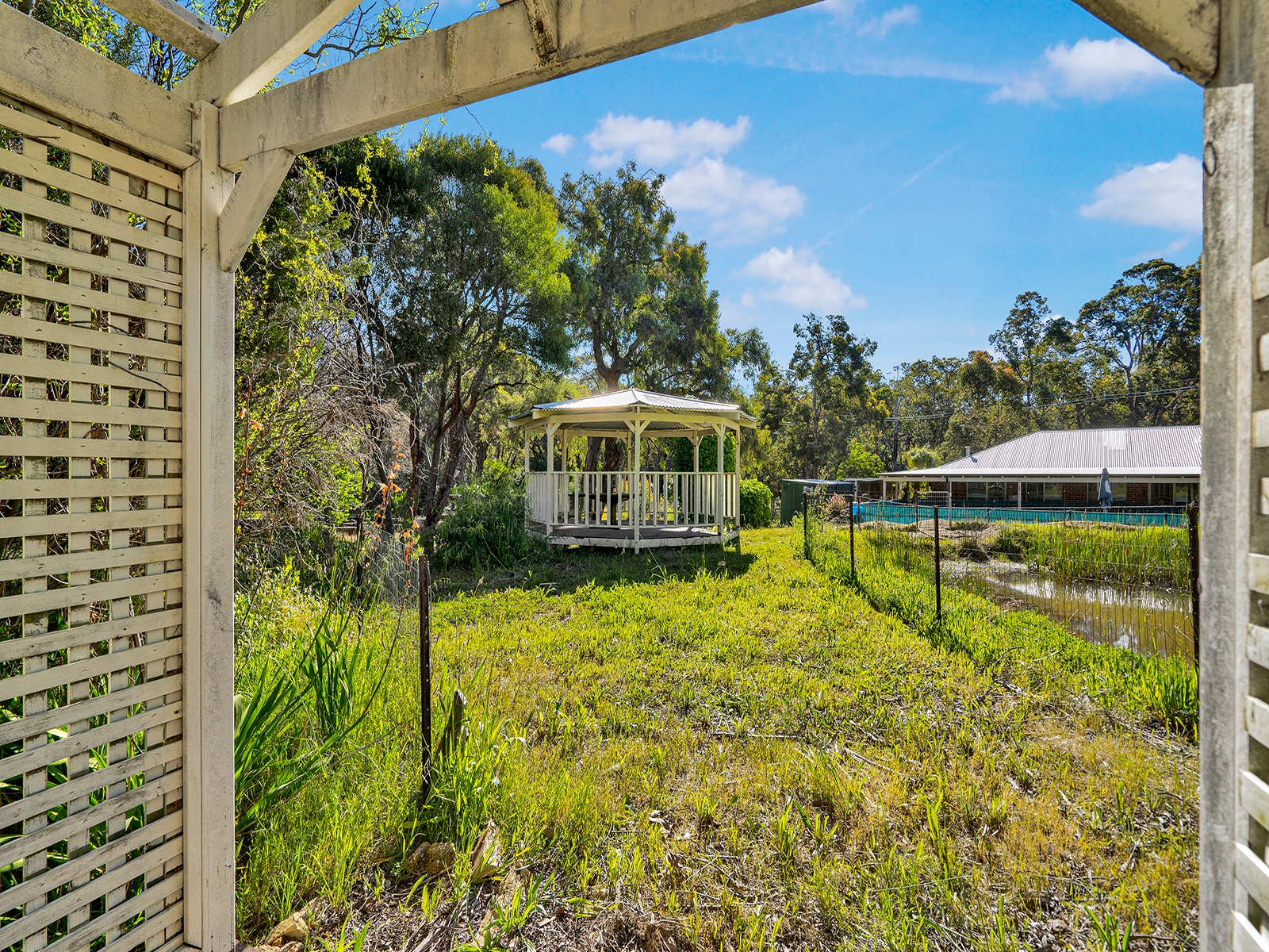 590 Walker Street, Mundaring, WA 6073 - Image 3