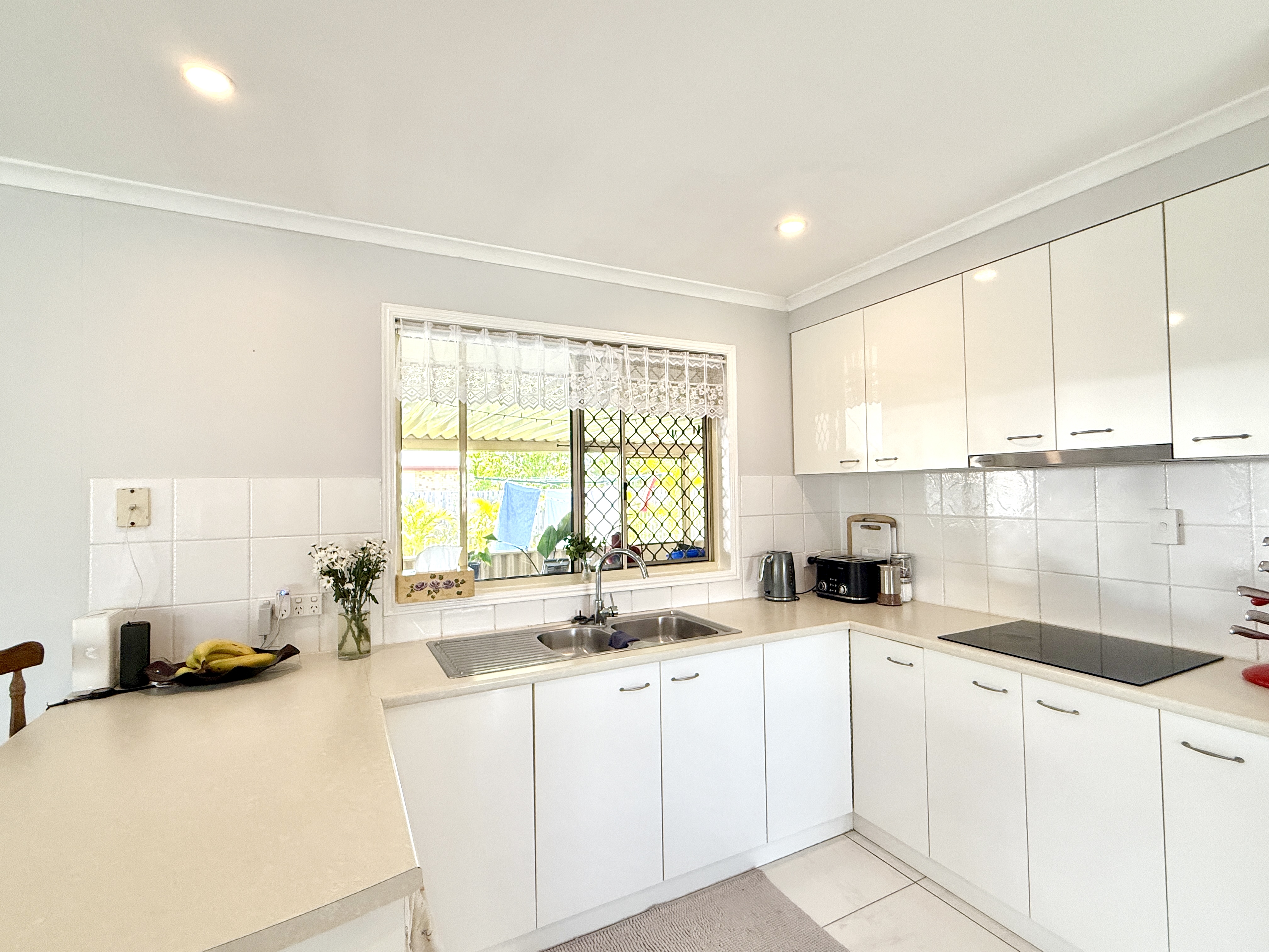 2 MERRILYN COURT, Urangan QLD 4655 - Image 9