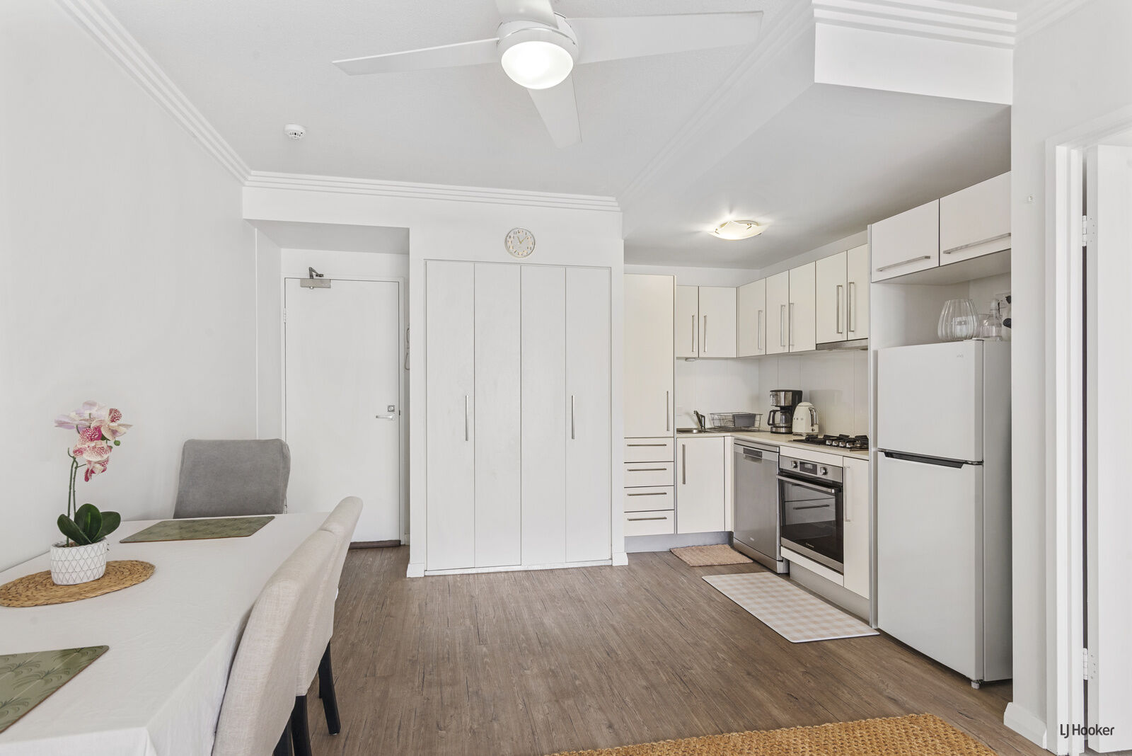 1313/10 Fifth Avenue, Palm Beach, Qld, 4221 - Image 2