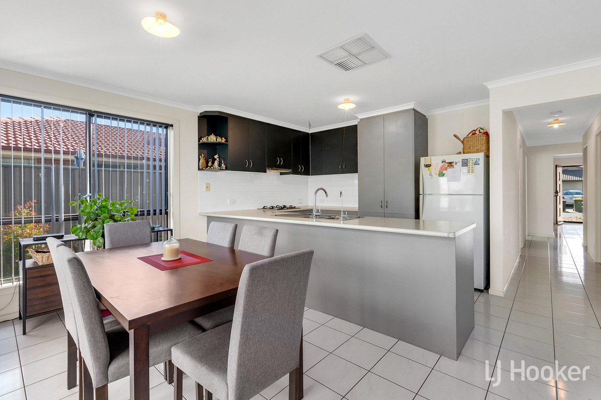 10 CASSIA STREET, Munno Para West SA 5115 - Image 2