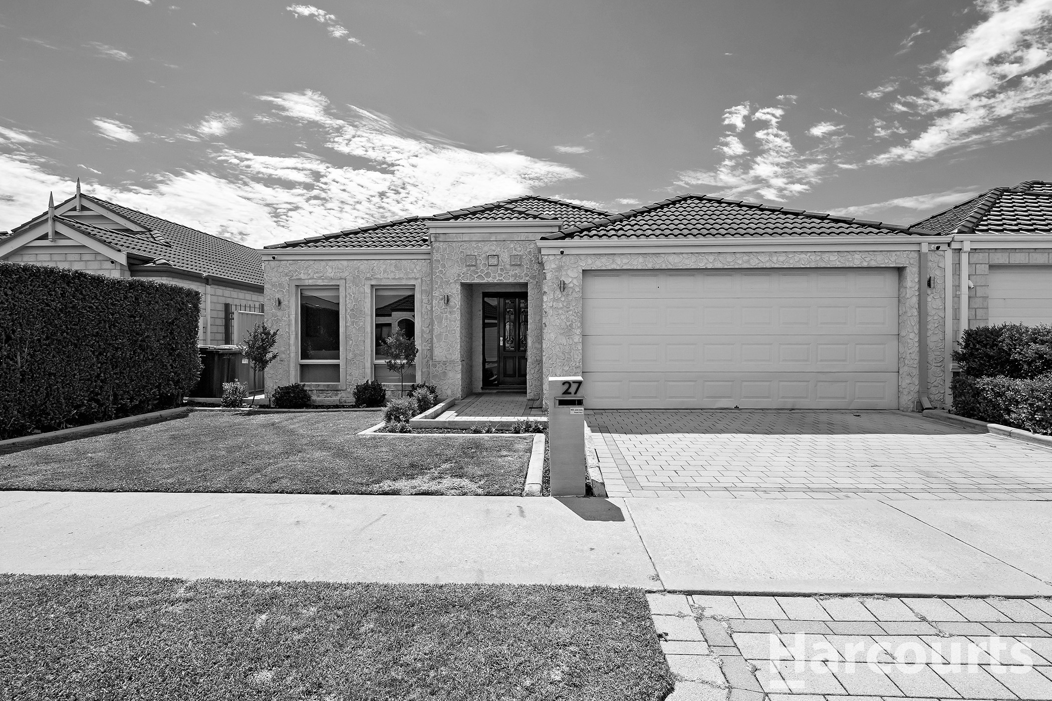 27 Finsbury Drive, Thornlie, WA 6108 - Image 1