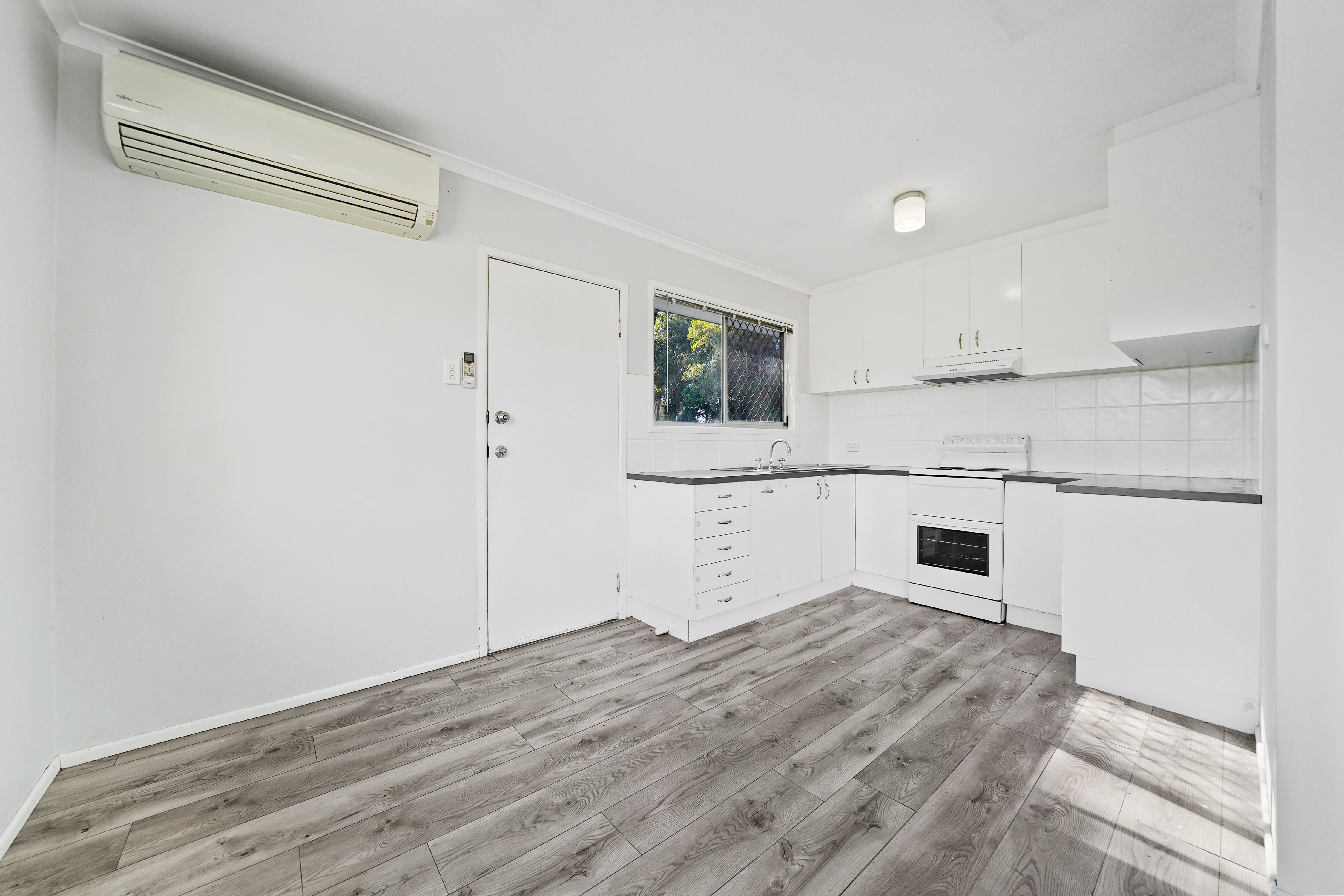 31 Cowper Avenue, Eagleby, QLD 4207 - Image 7