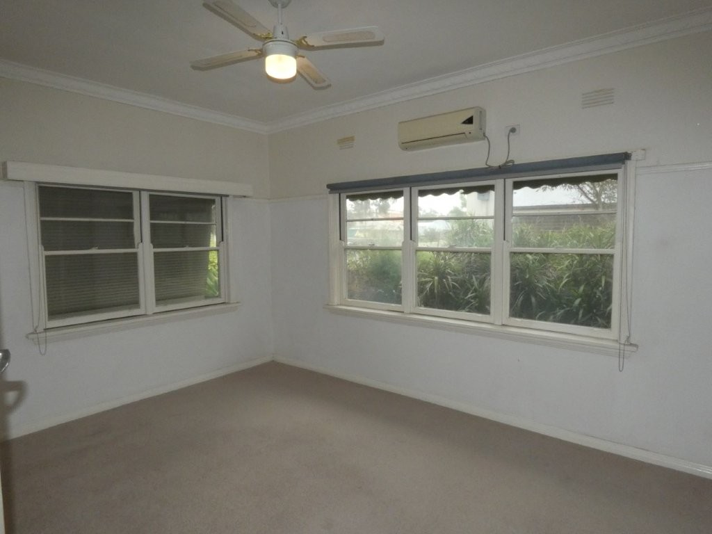 5-bedroom house at 43 Devereux Street, Warracknabeal, VIC 3393, Yarriambiack, Victoria