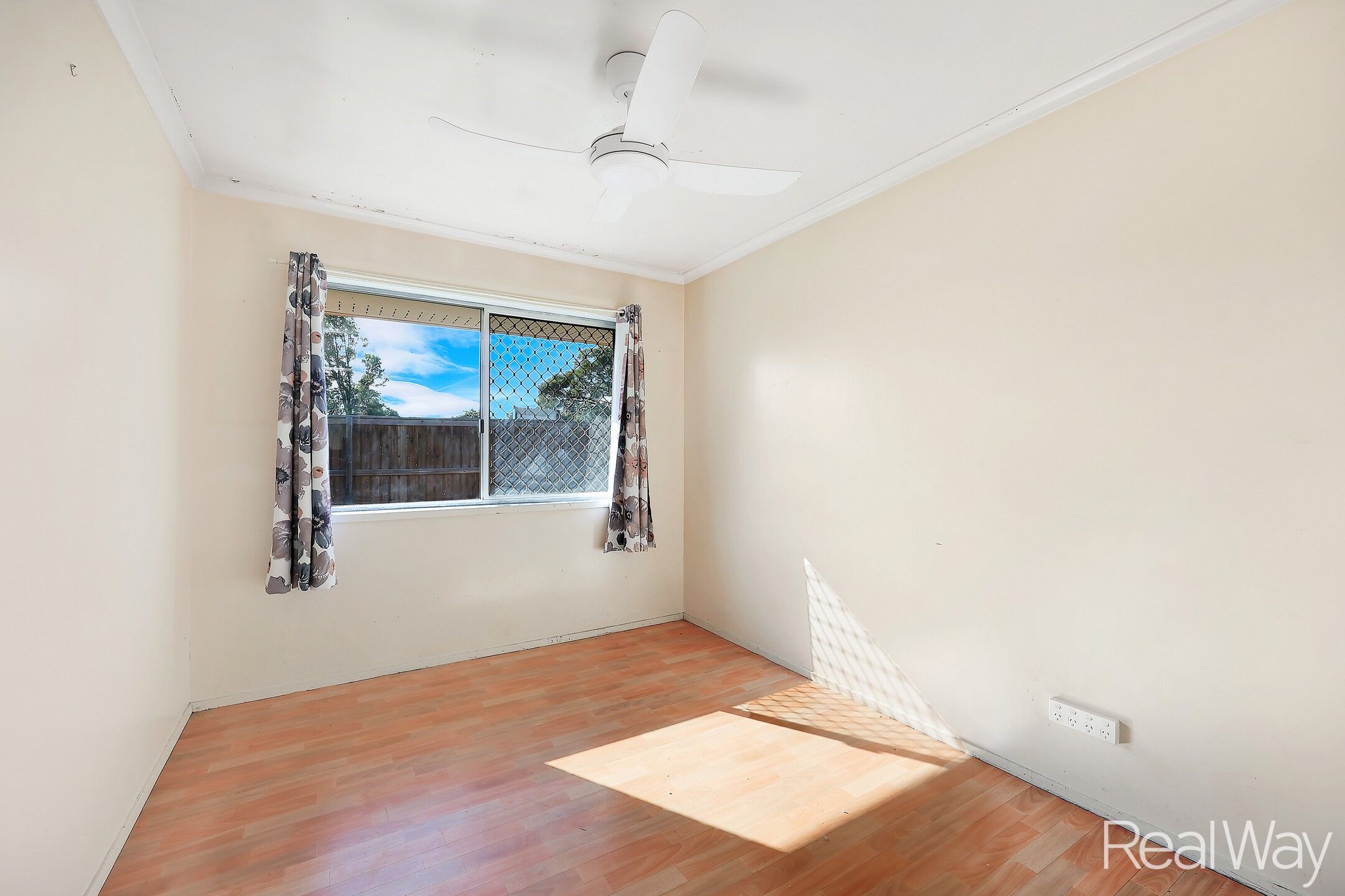13 SCHOCH STREET, Avenell Heights QLD 4670 - Image 10