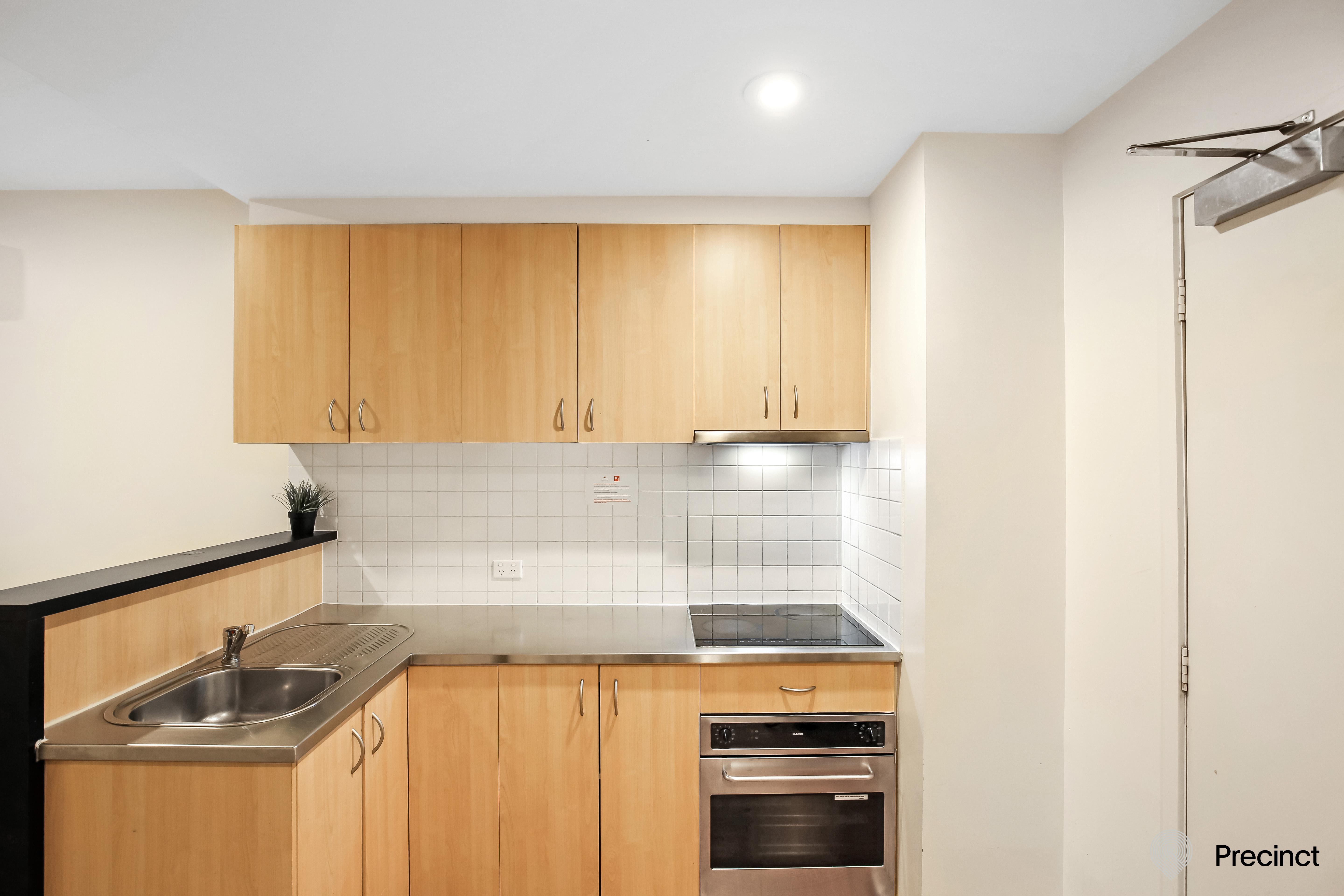 513/488 Swanston St, Carlton, Vic, 3053 - Image 5