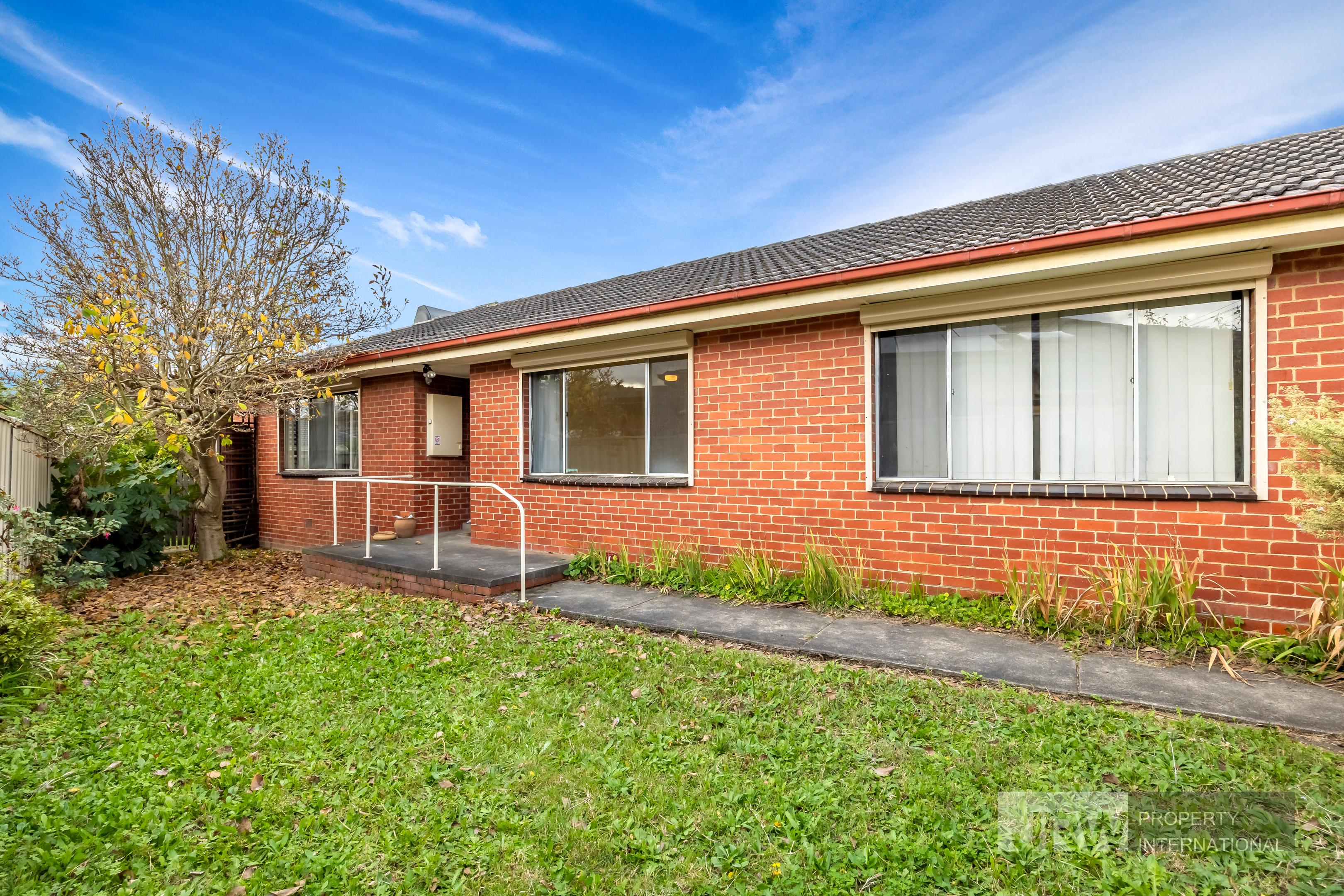 33 IRELAND AVENUE, Wantirna South VIC 3152 - Image 6