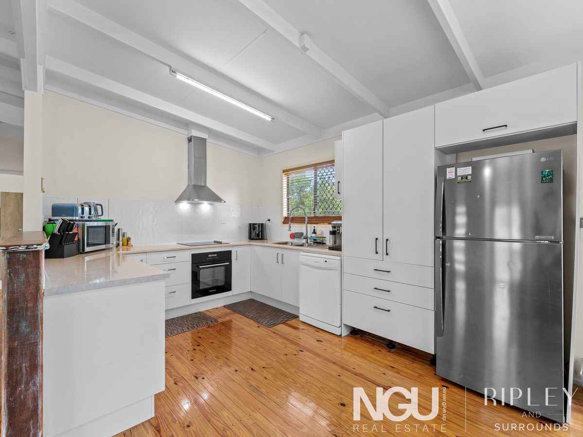 13 RONALD STREET, Bundamba QLD 4304 - Image 8