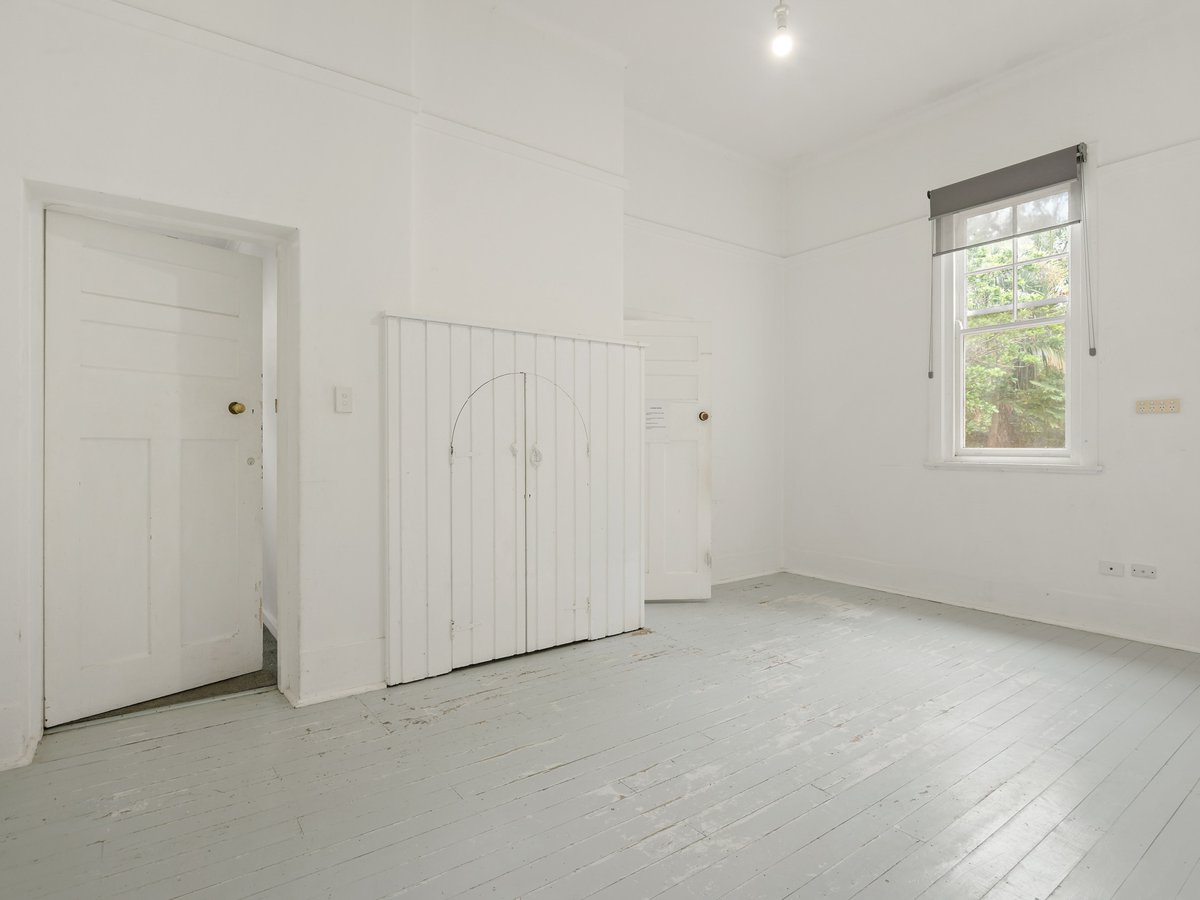 8 Merridong Road, Elanora Heights, NSW 2101 - Image 4