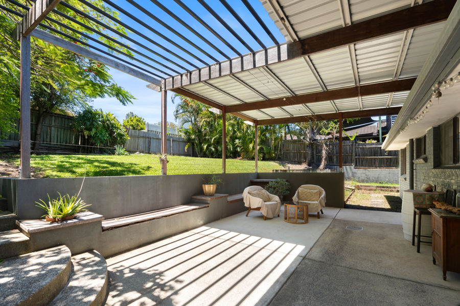 11 CARRABEAN AVENUE, Ashmore QLD 4214 - Image 4