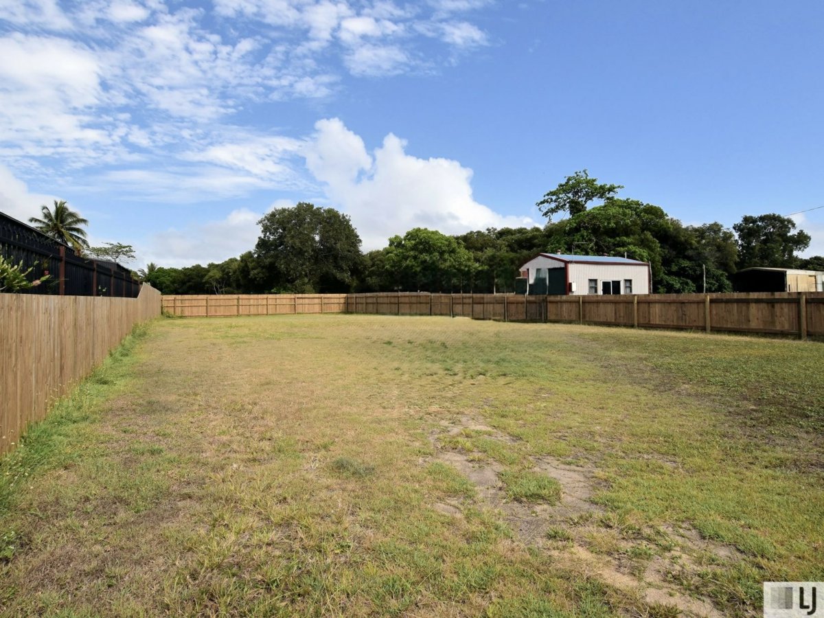 9 Taylor Street, Tully Heads, QLD 4854 - Image 2