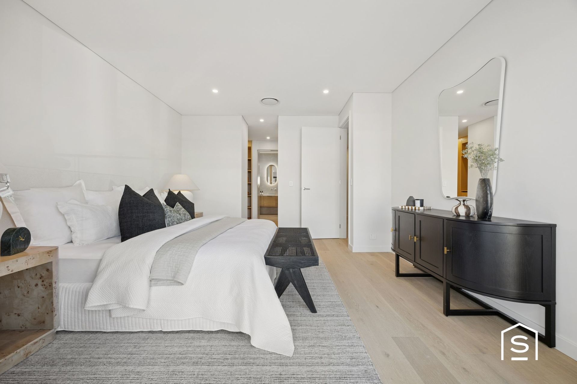 5-bedroom unit at 24 Edgar Street, Eastwood, NSW 2122, Ryde, New South Wales