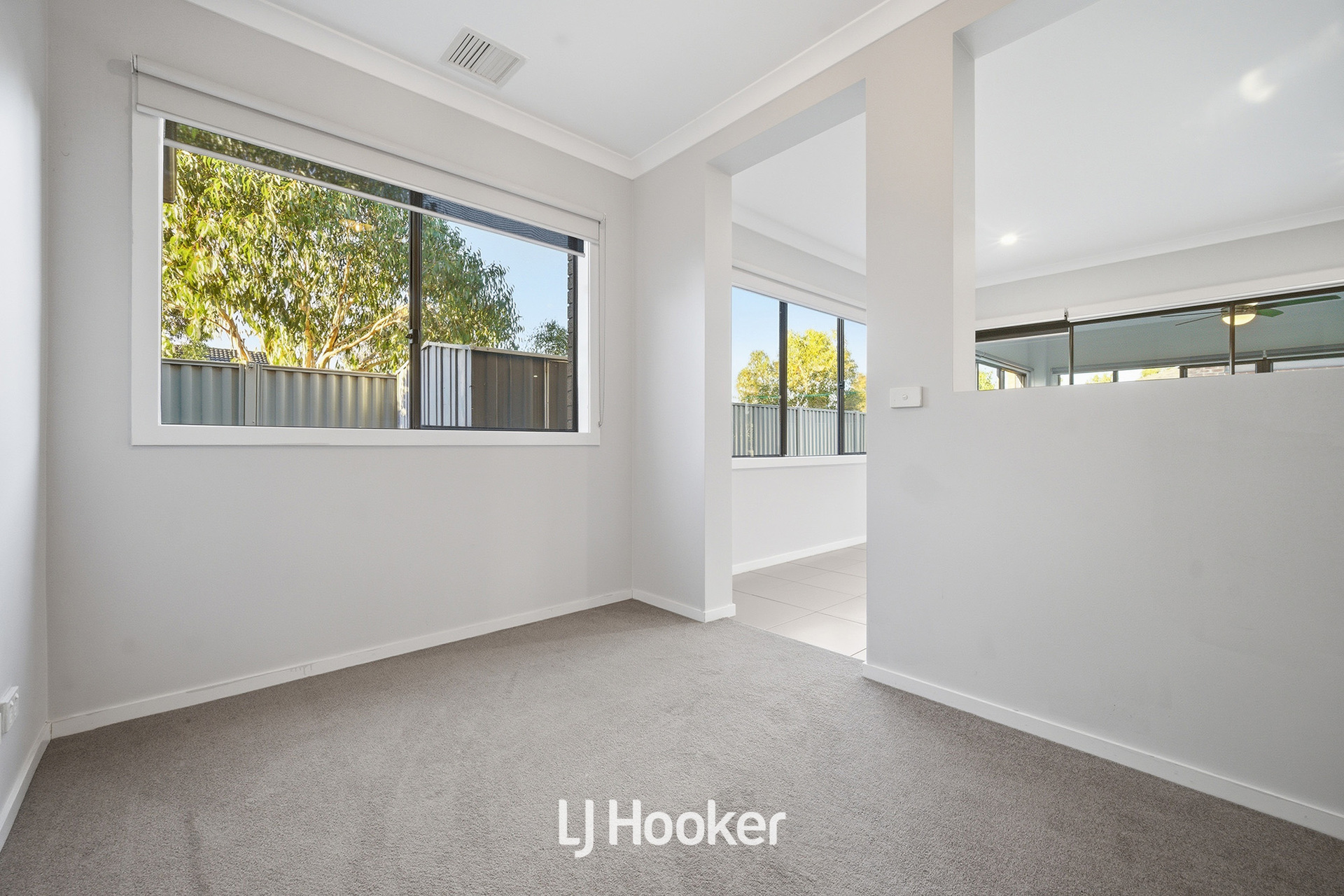19 MCEWAN DRIVE, Cranbourne East VIC 3977 - Image 10