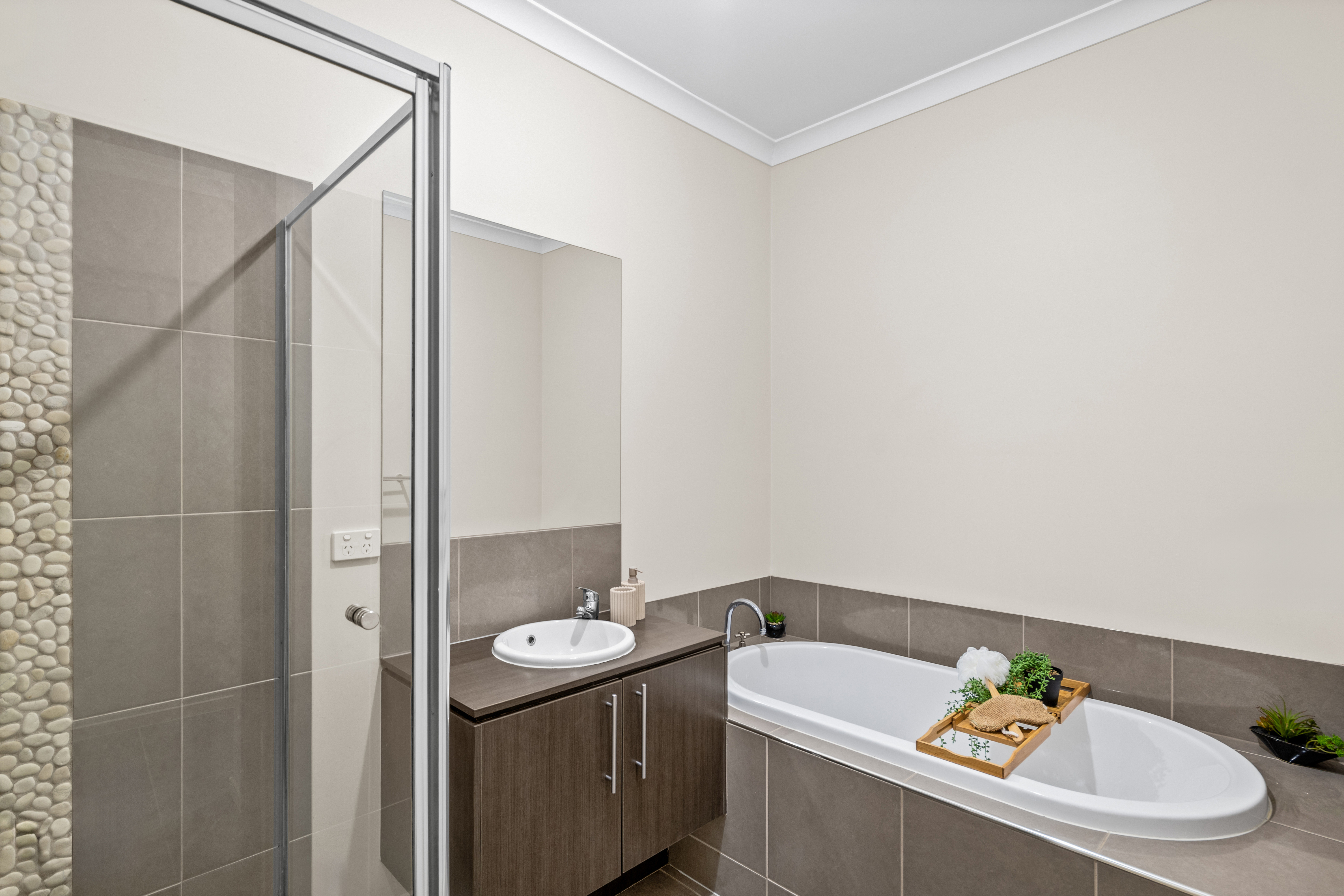 7 RADMAN STREET, Epping VIC 3076 - Image 9