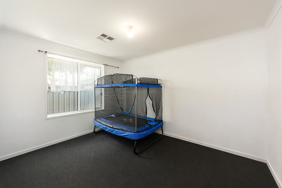 38 Willowbark Cres (39 Parkview Drv), Murray Bridge, Sa, 5253 - Image 10