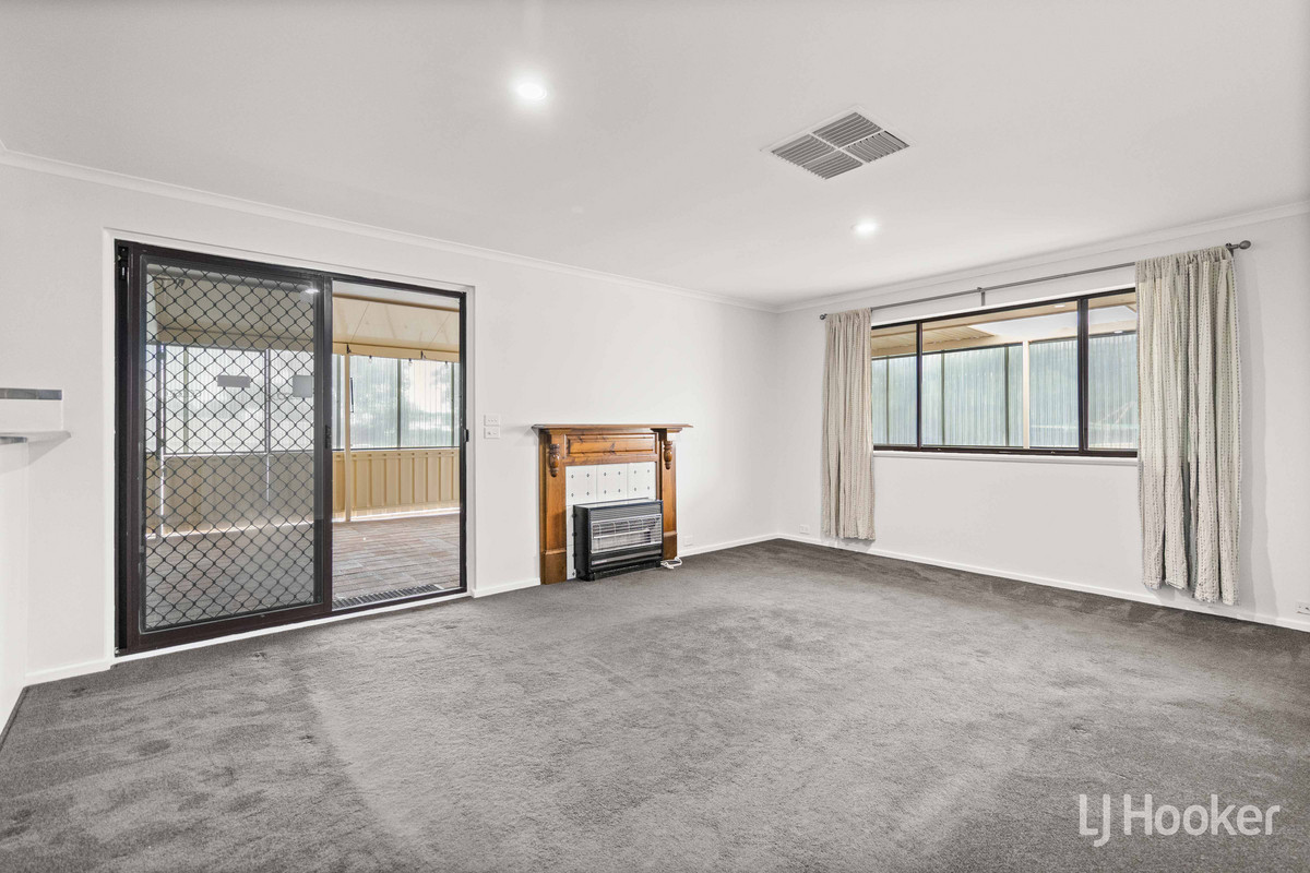16 KARRAWIRRA CLOSE, Craigmore SA 5114 - Image 9