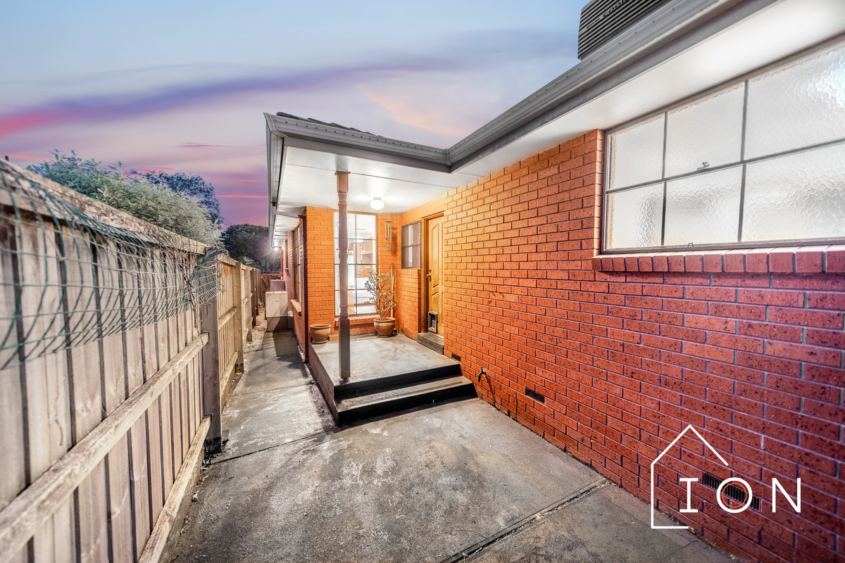 3-bedroom house at 1 MURNDAL COURT, Berwick VIC 3806, Casey, Victoria