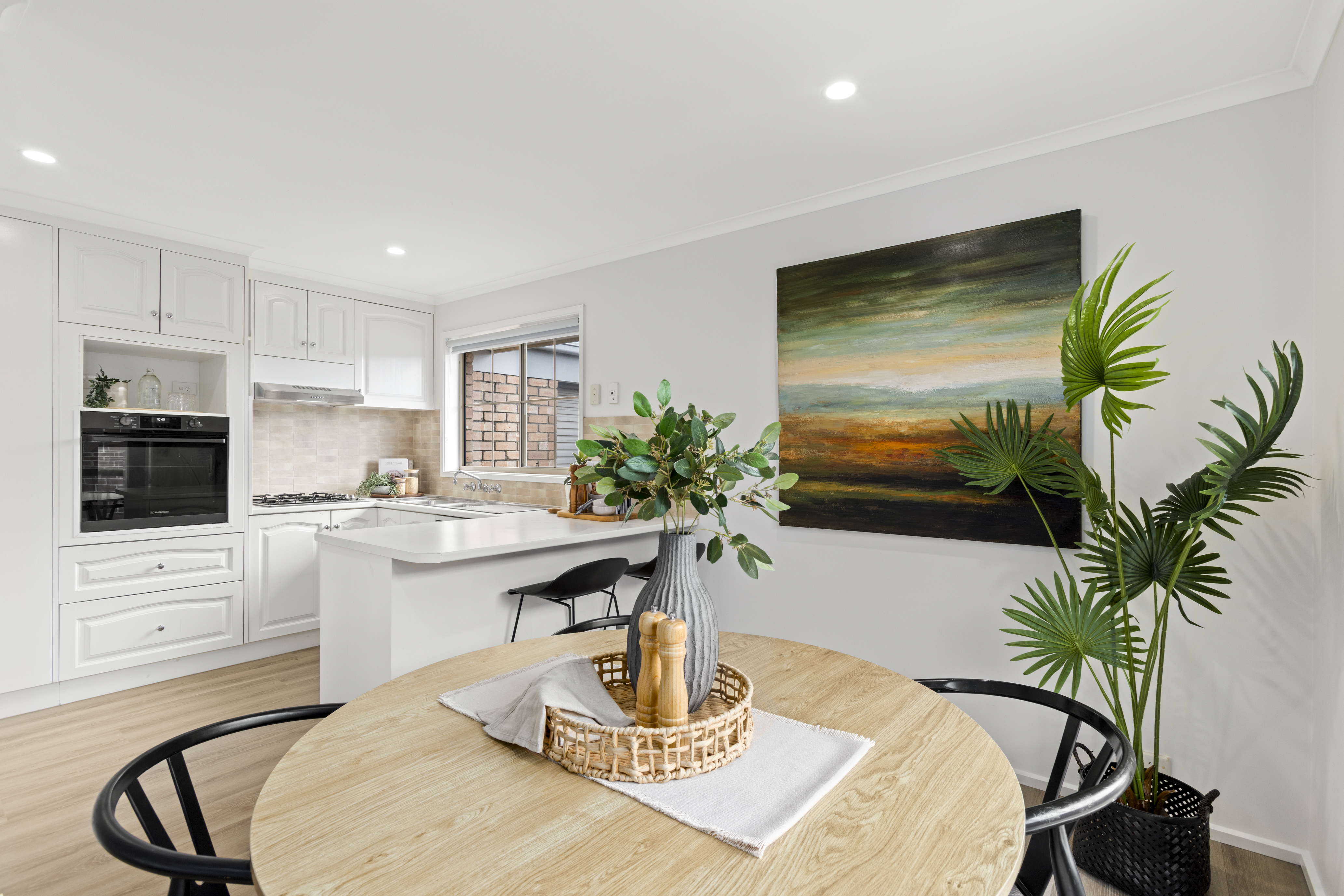 3-bedroom unit at 1 320 ABERDEEN STREET, MANIFOLD HEIGHTS VIC 3218, Greater Geelong, Victoria