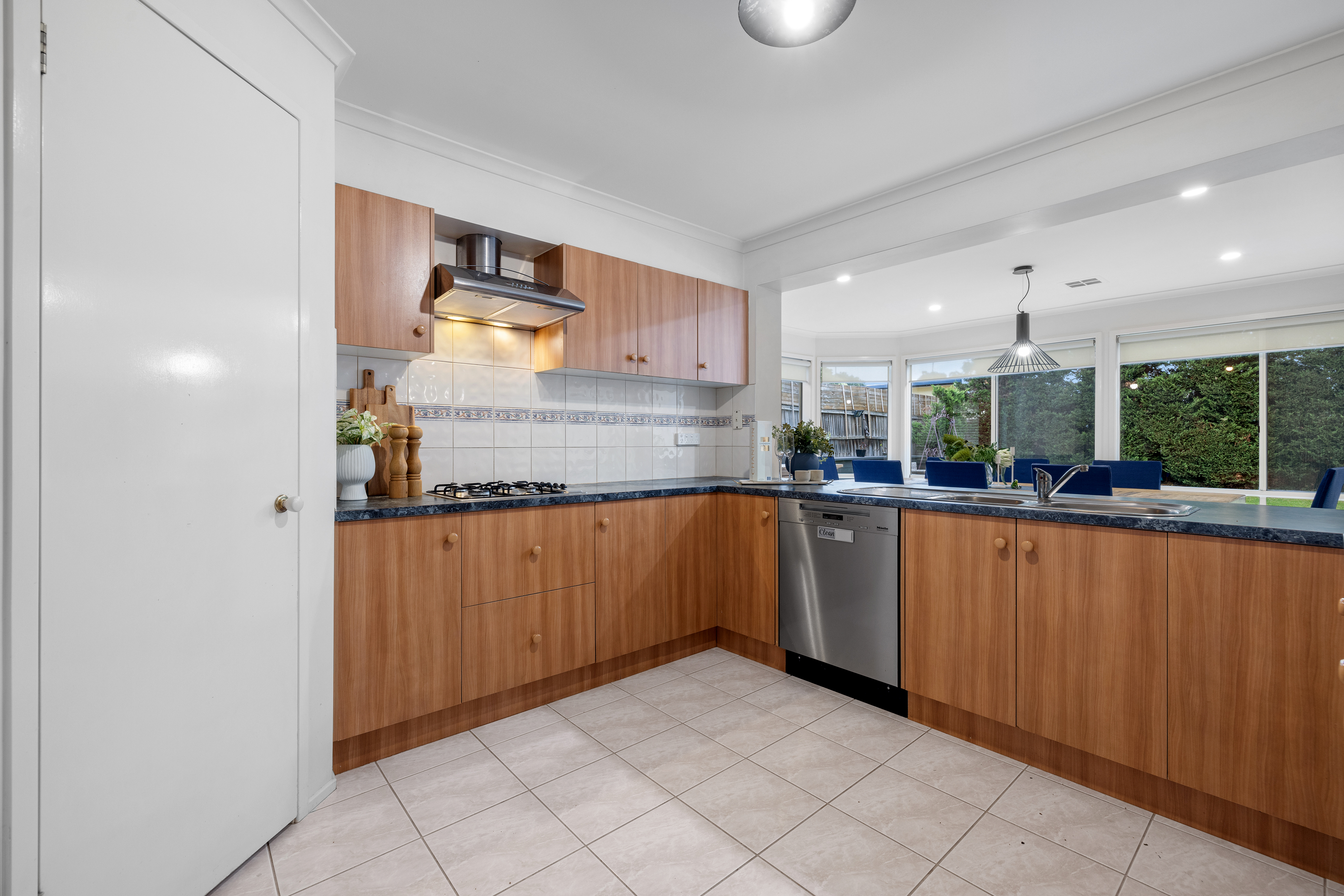 11 SOVEREIGN CREST BOULEVARD, Rowville VIC 3178 - Image 5