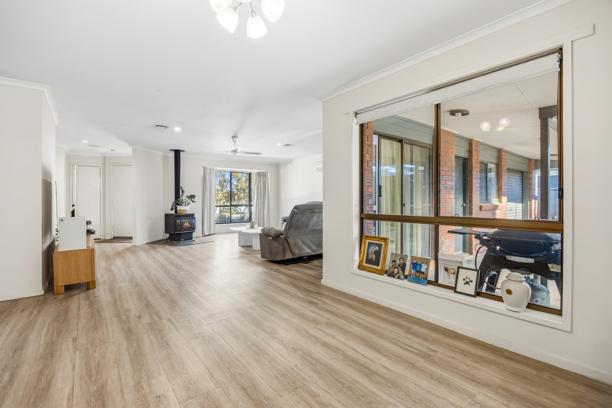 44 Smythes Road, Delacombe, VIC 3356 - Image 4