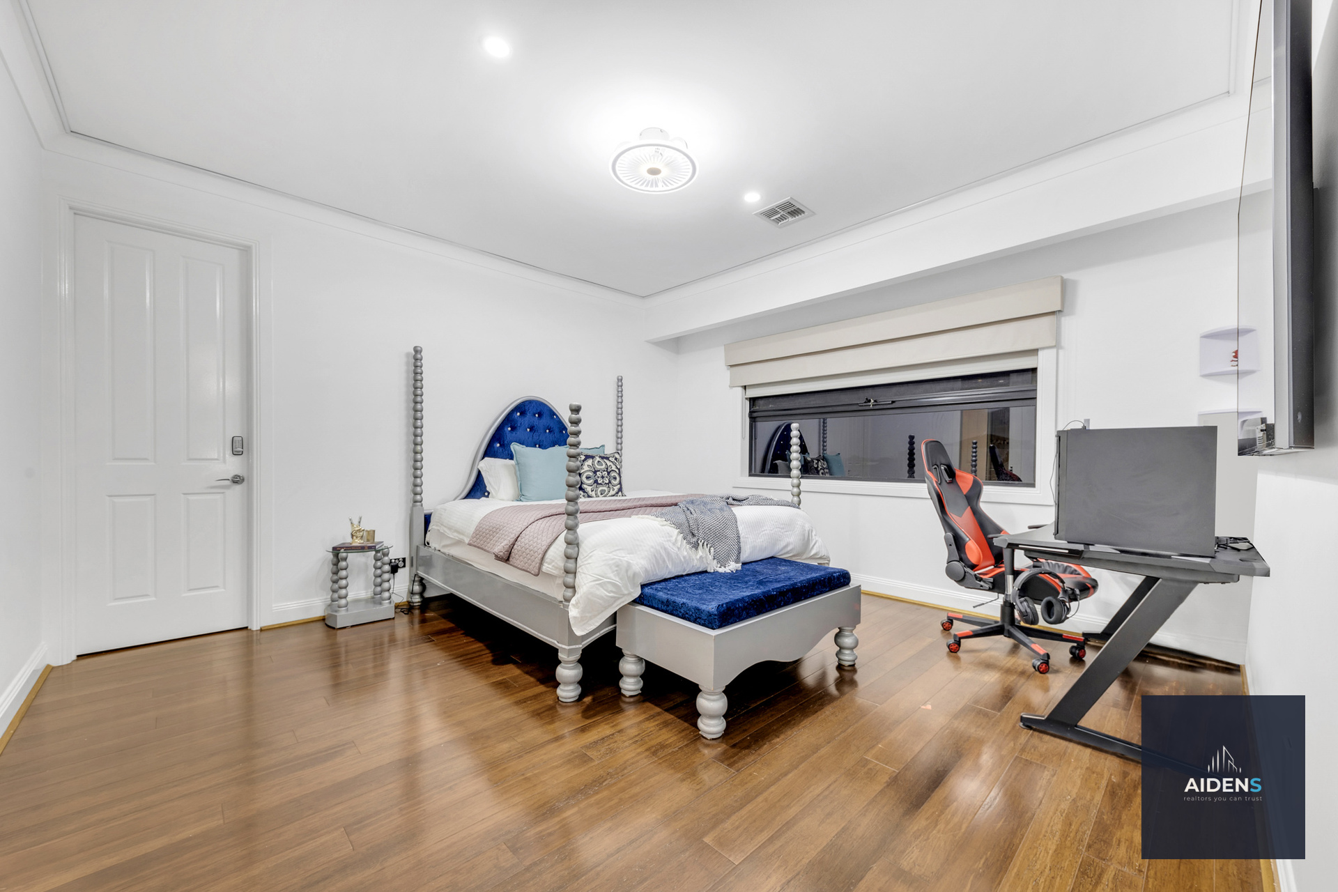 8 HANSON COURT, Taylors Lakes VIC 3038 - Image 7