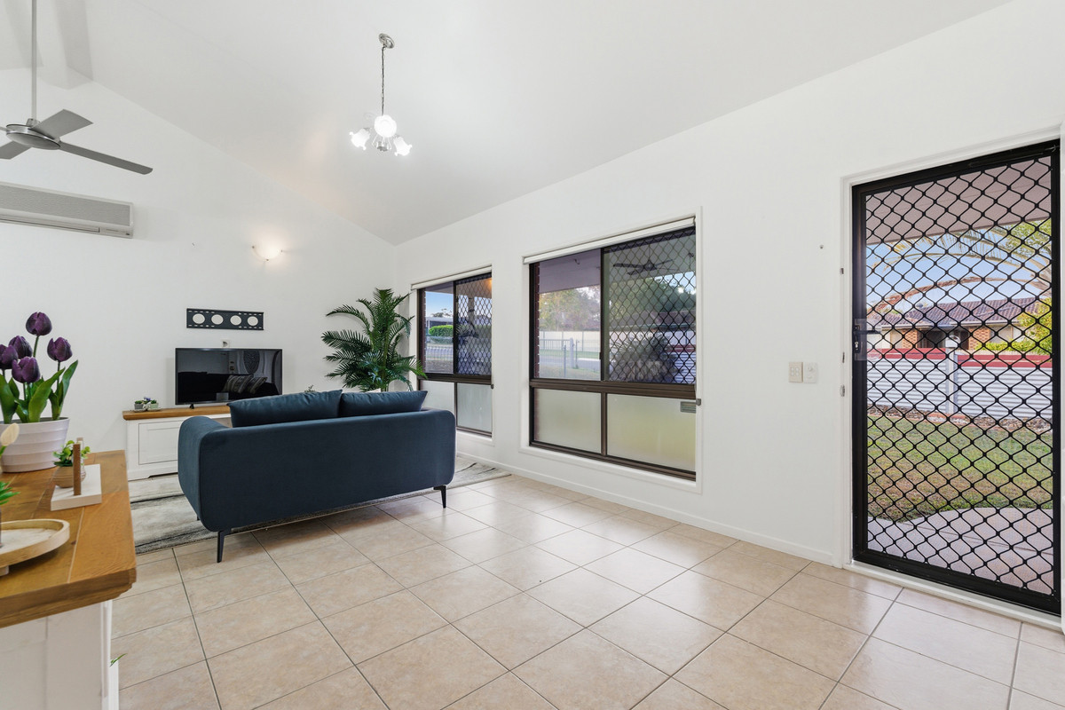 25 Dorachus Drive, Regents Park, QLD 4118 - Image 6