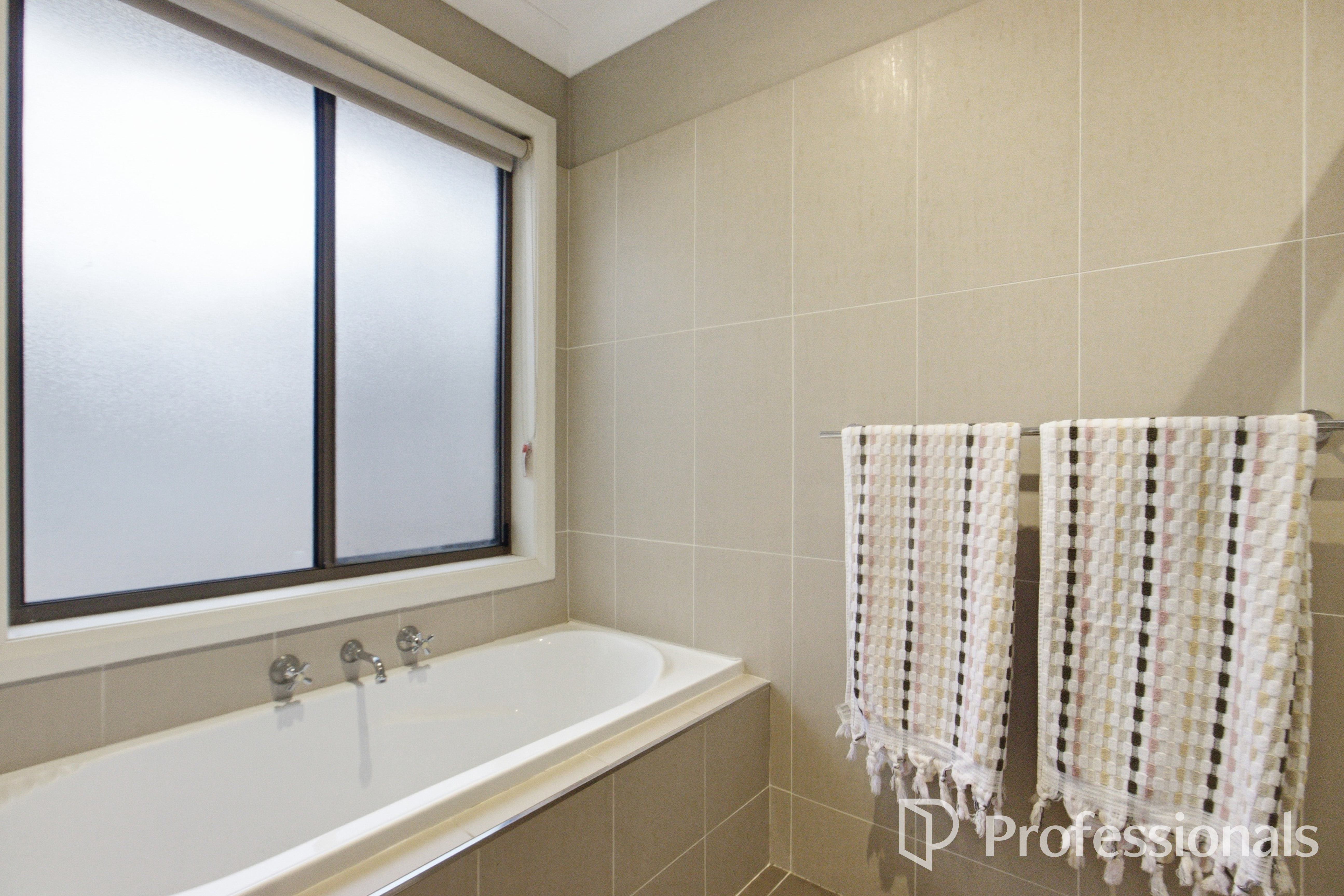 4-bedroom house at 7 Warambee Street, Glenfield Park, NSW 2650, Wagga Wagga, New South Wales