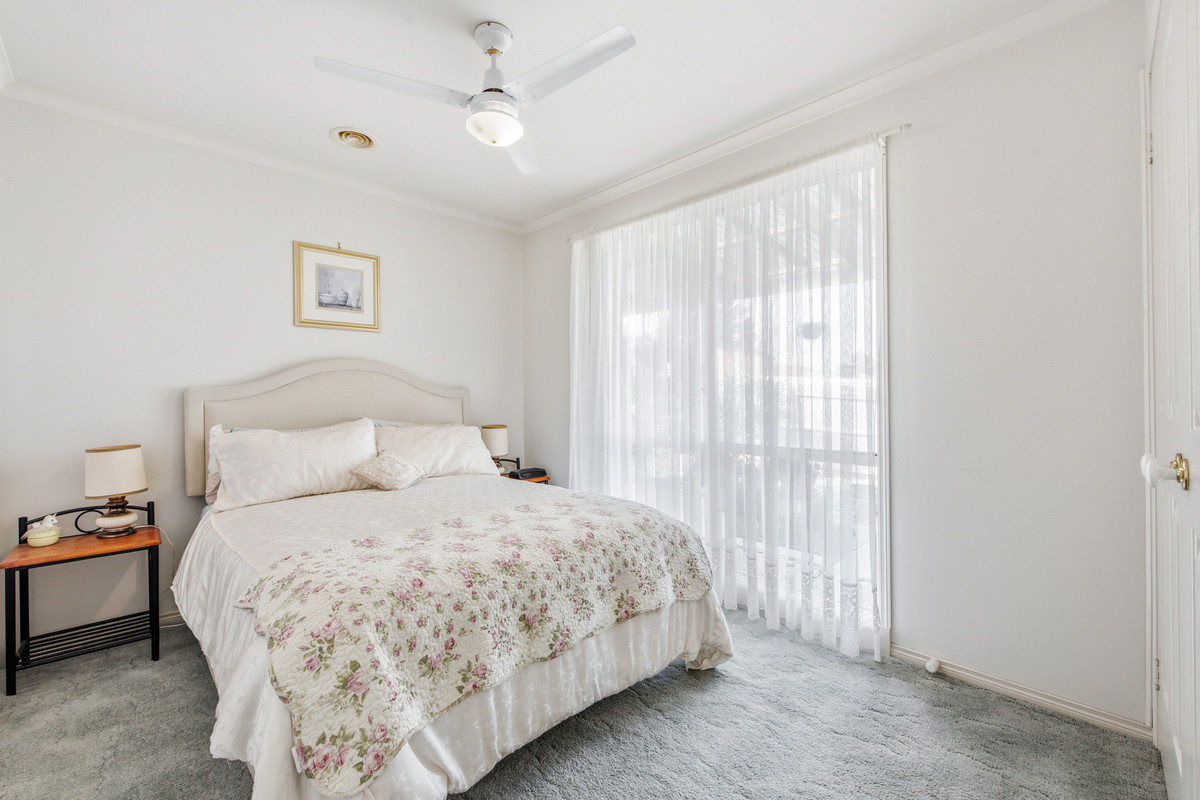 3-bedroom house at 34 Brentwood Drive, Cranbourne North, VIC 3977, Casey, Victoria