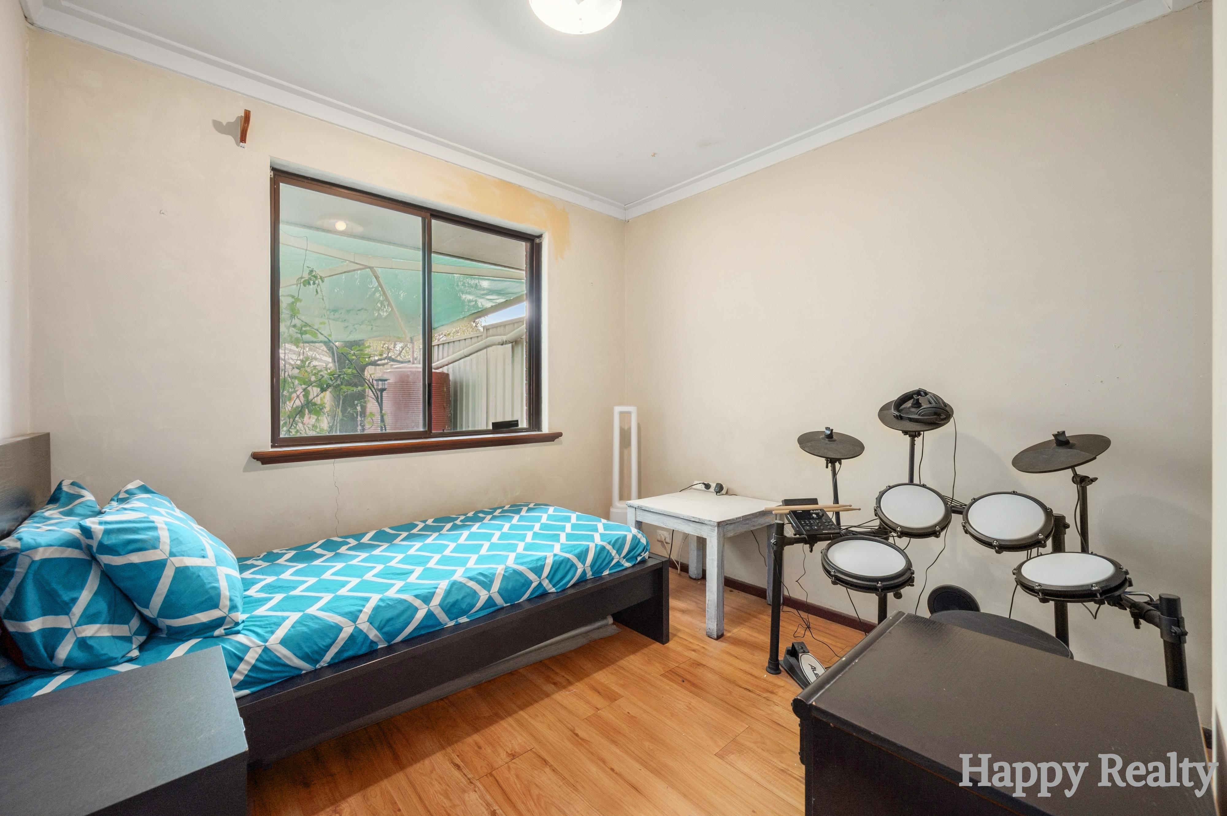 4 DENHAM WAY, Thornlie WA 6108 - Image 7