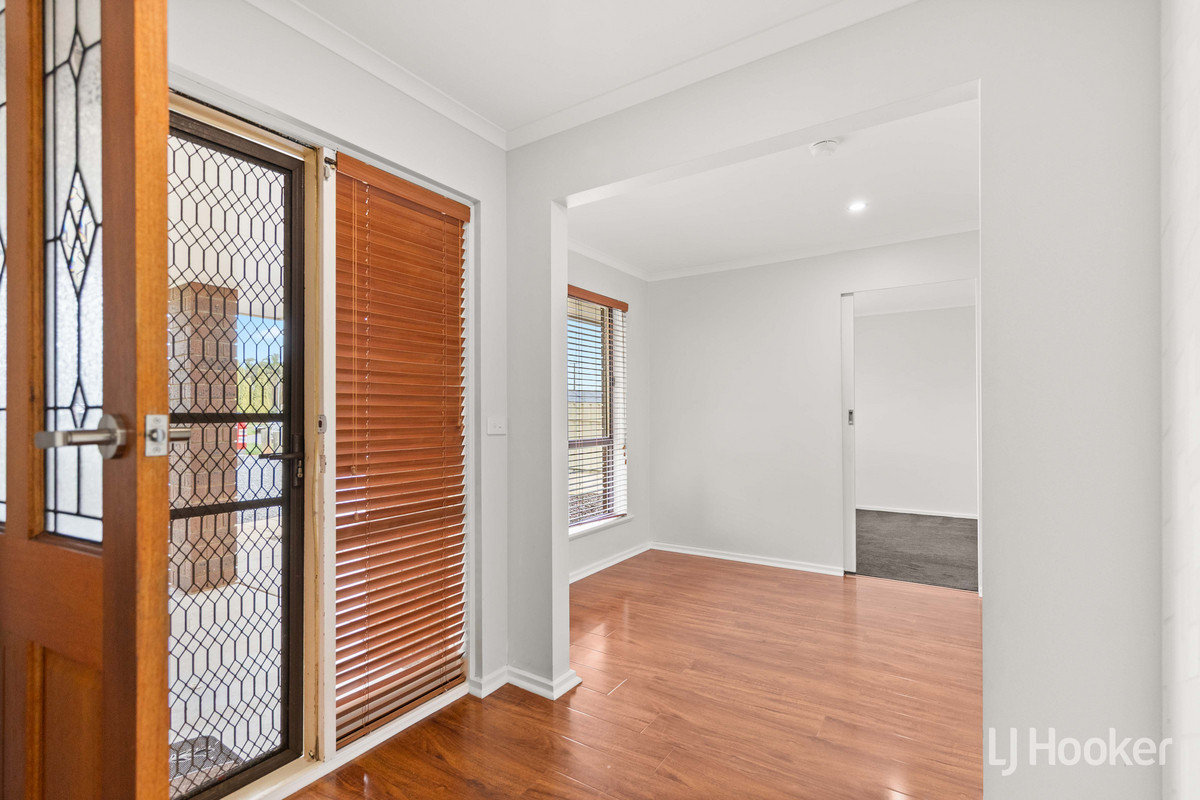 16 KARRAWIRRA CLOSE, Craigmore SA 5114 - Image 3