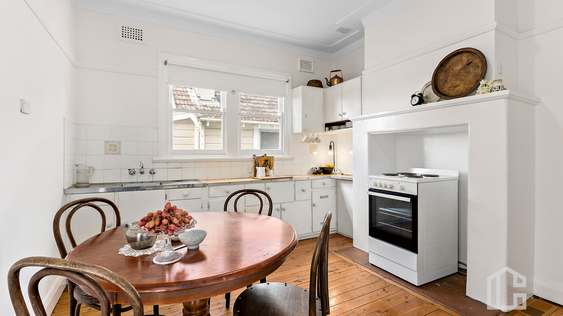 2-bedroom unit at 1/96 Waratah Street, Katoomba, NSW 2780, Blue Mountains, New South Wales