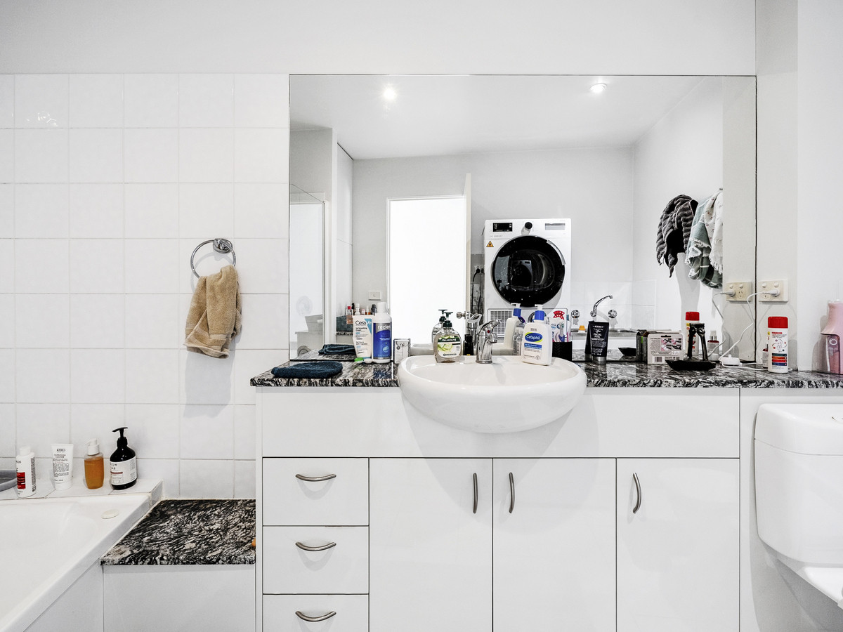 3-bedroom unit at 9 1 CRESWELLS ROW, HOBART TAS 7000, Hobart, Tasmania