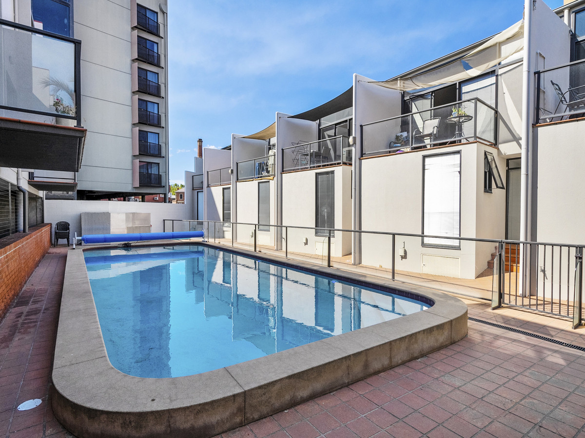 3-bedroom unit at 9 1 CRESWELLS ROW, HOBART TAS 7000, Hobart, Tasmania