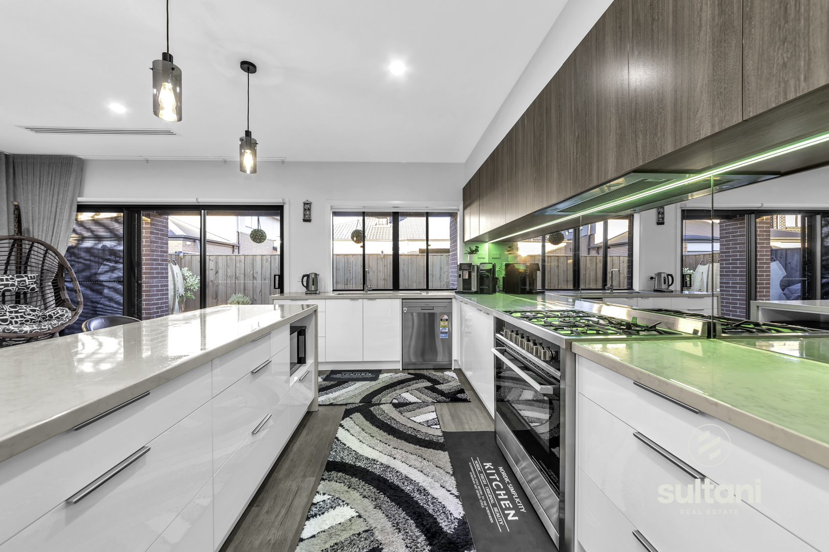 13 Glow Way, Clyde North, VIC 3978 - Image 7